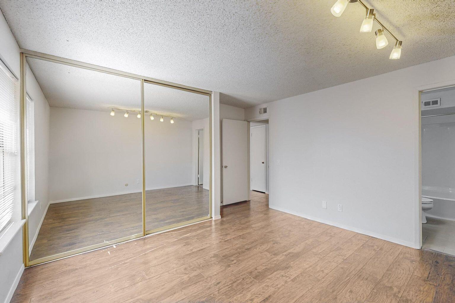 3831 MONTGOMERY Boulevard NE 433