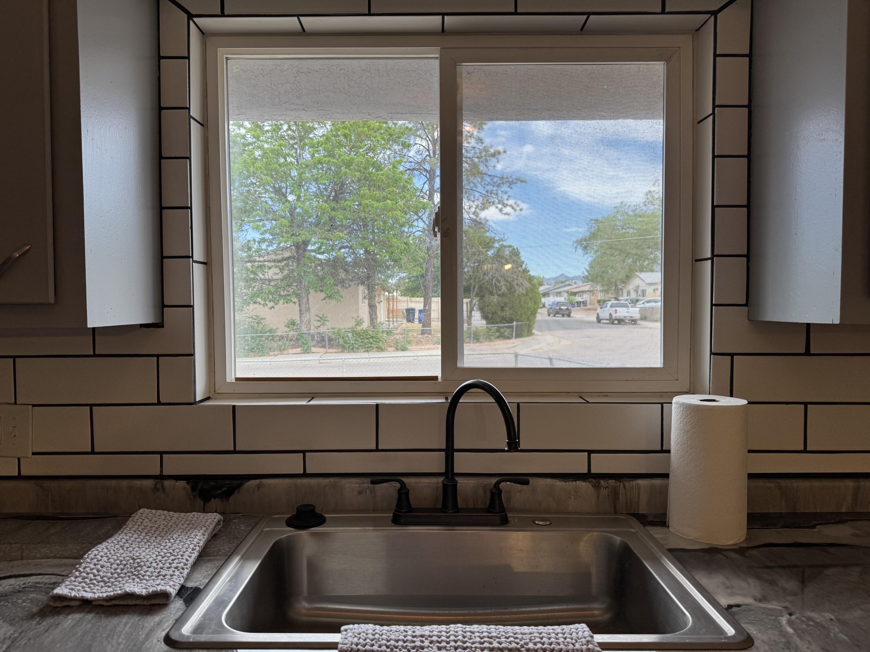 10412 WOODLAND Avenue NE