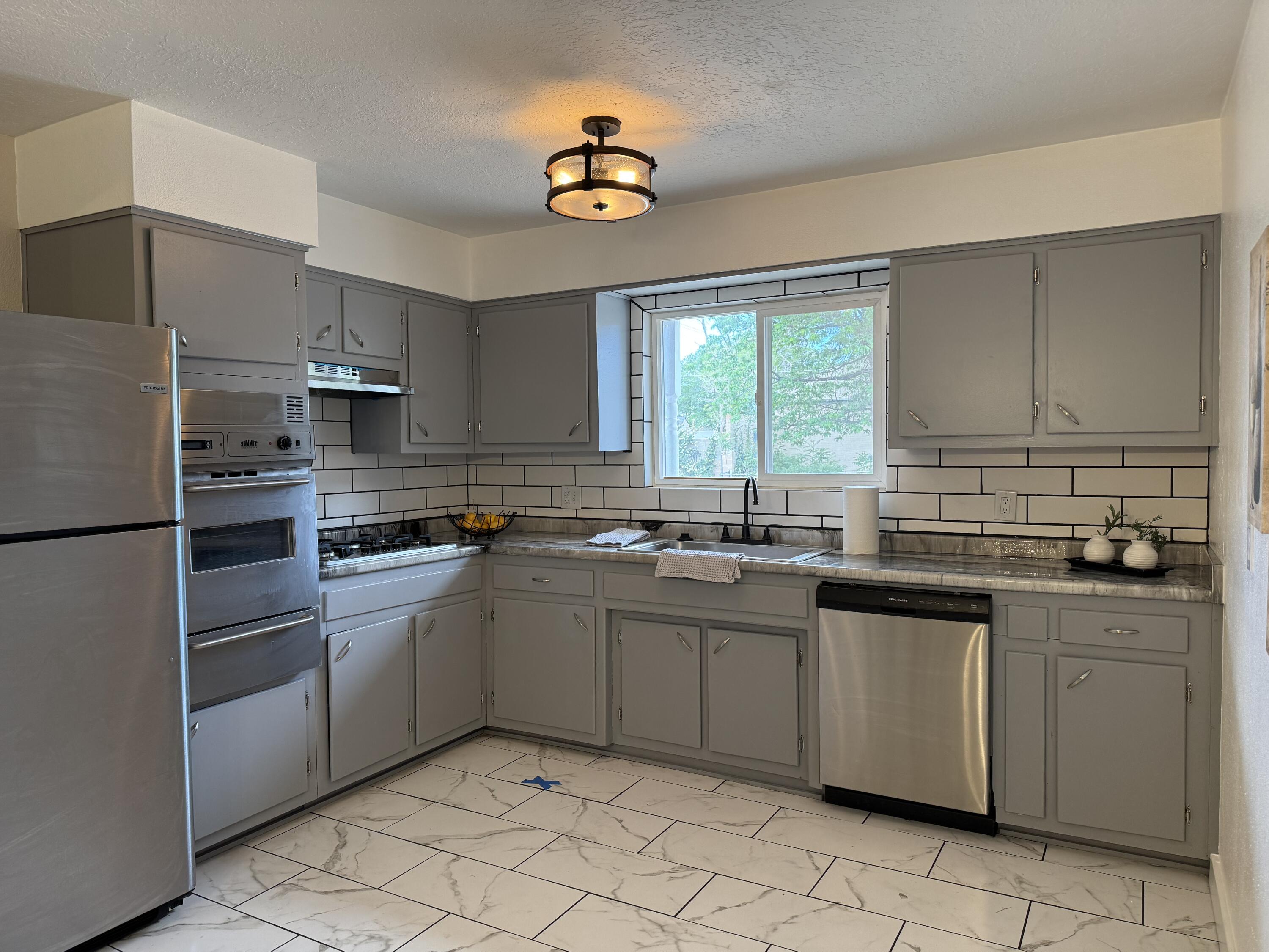 10412 WOODLAND Avenue NE