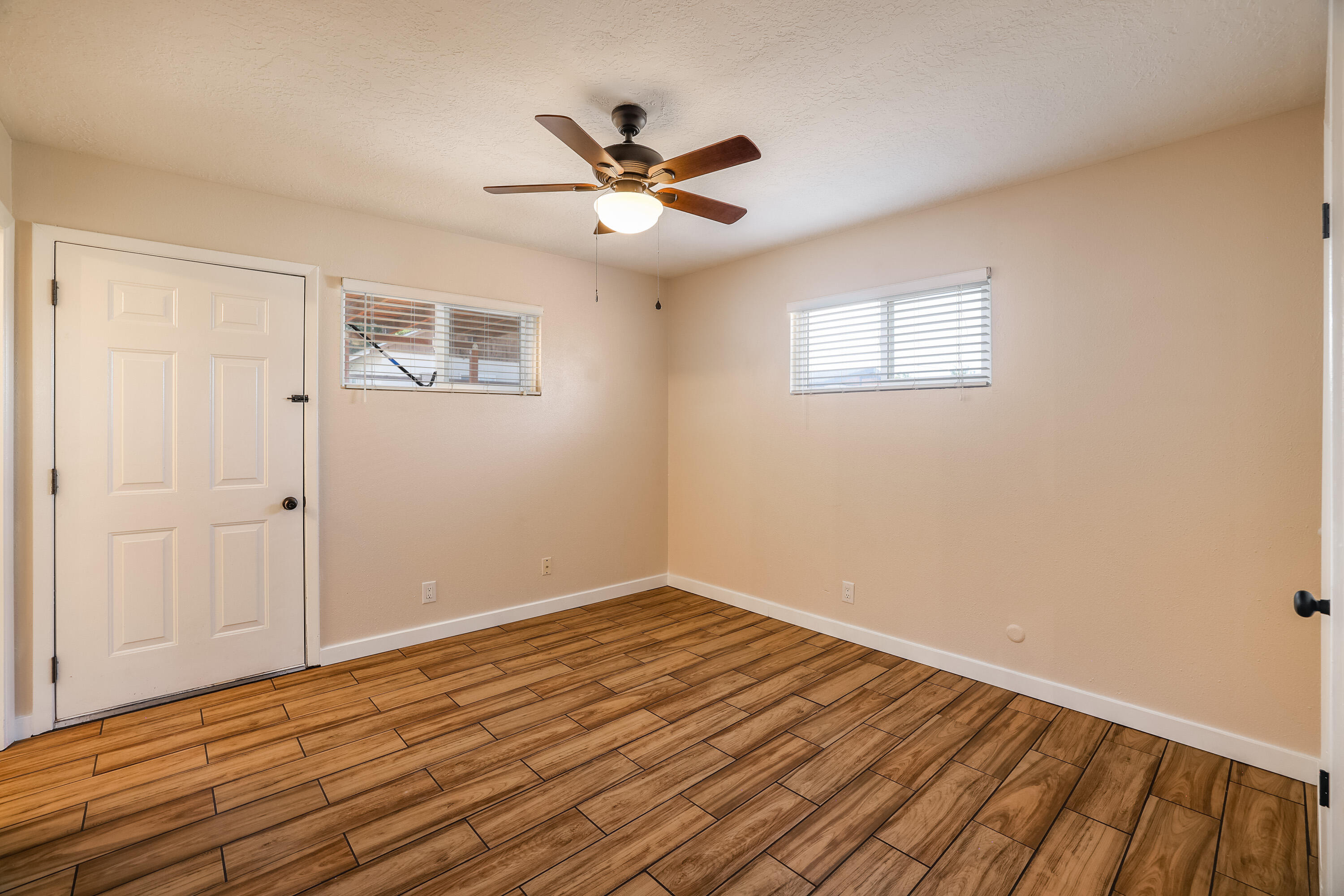 10412 WOODLAND Avenue NE