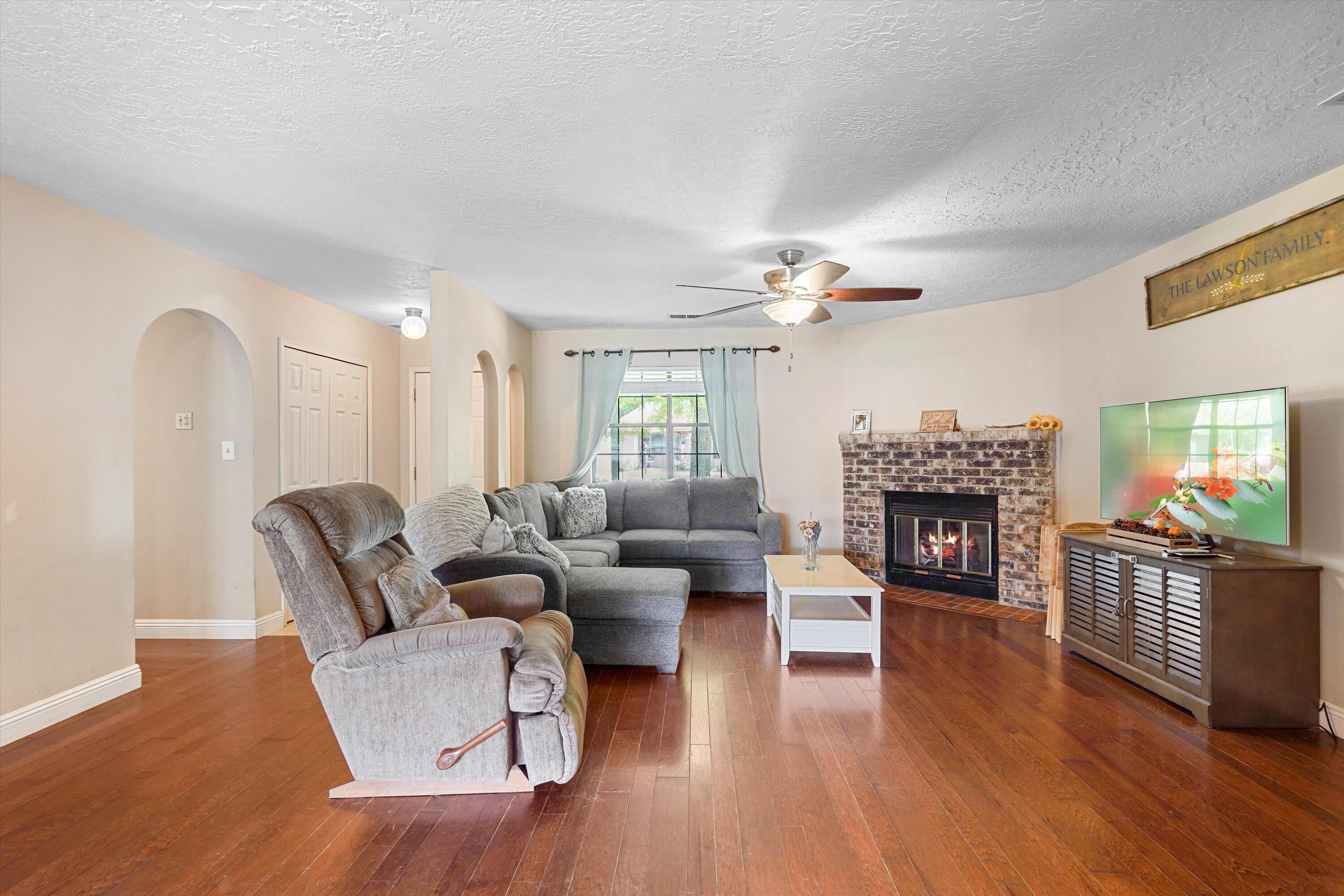 635 SILVER SADDLE Road SE