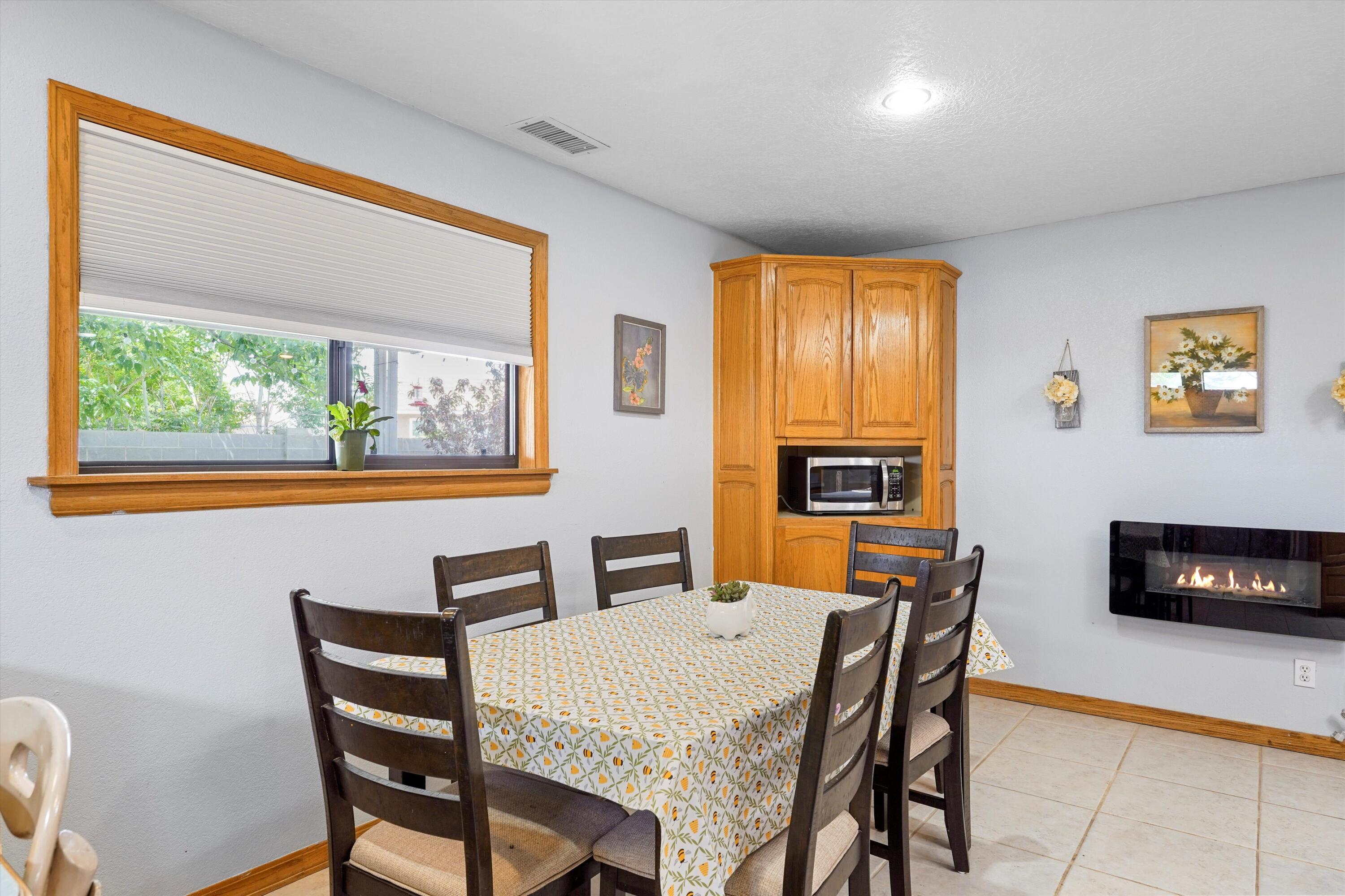 635 SILVER SADDLE Road SE