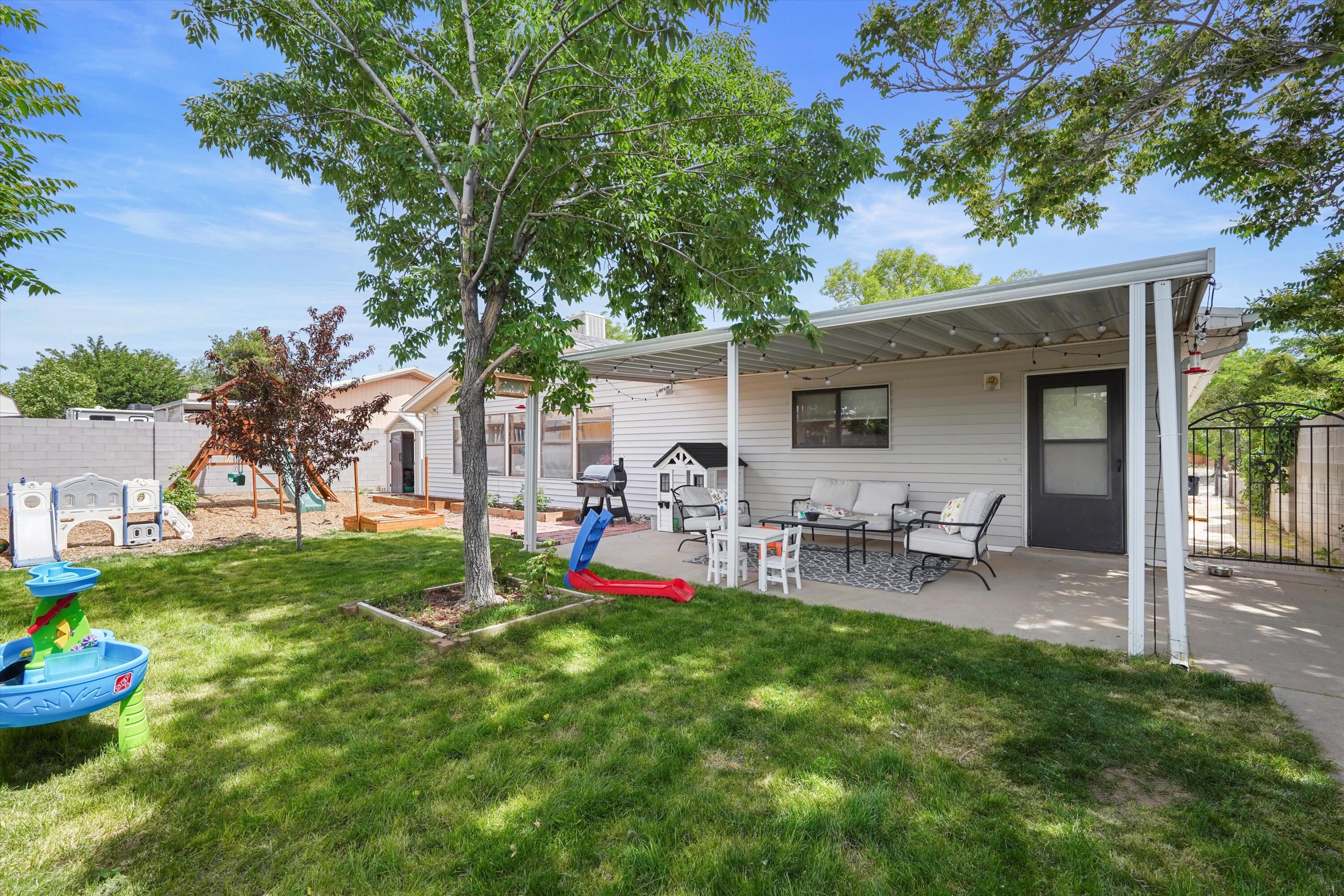 635 SILVER SADDLE Road SE