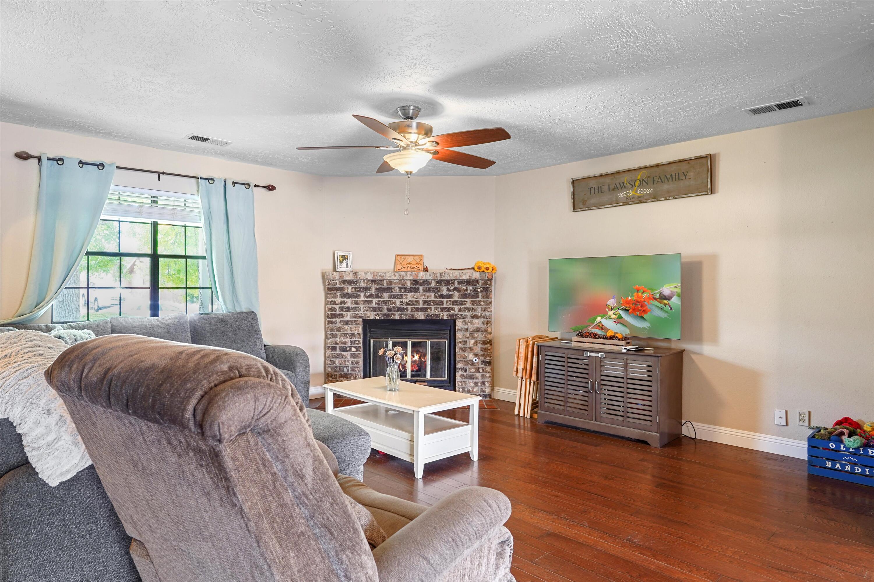 635 SILVER SADDLE Road SE