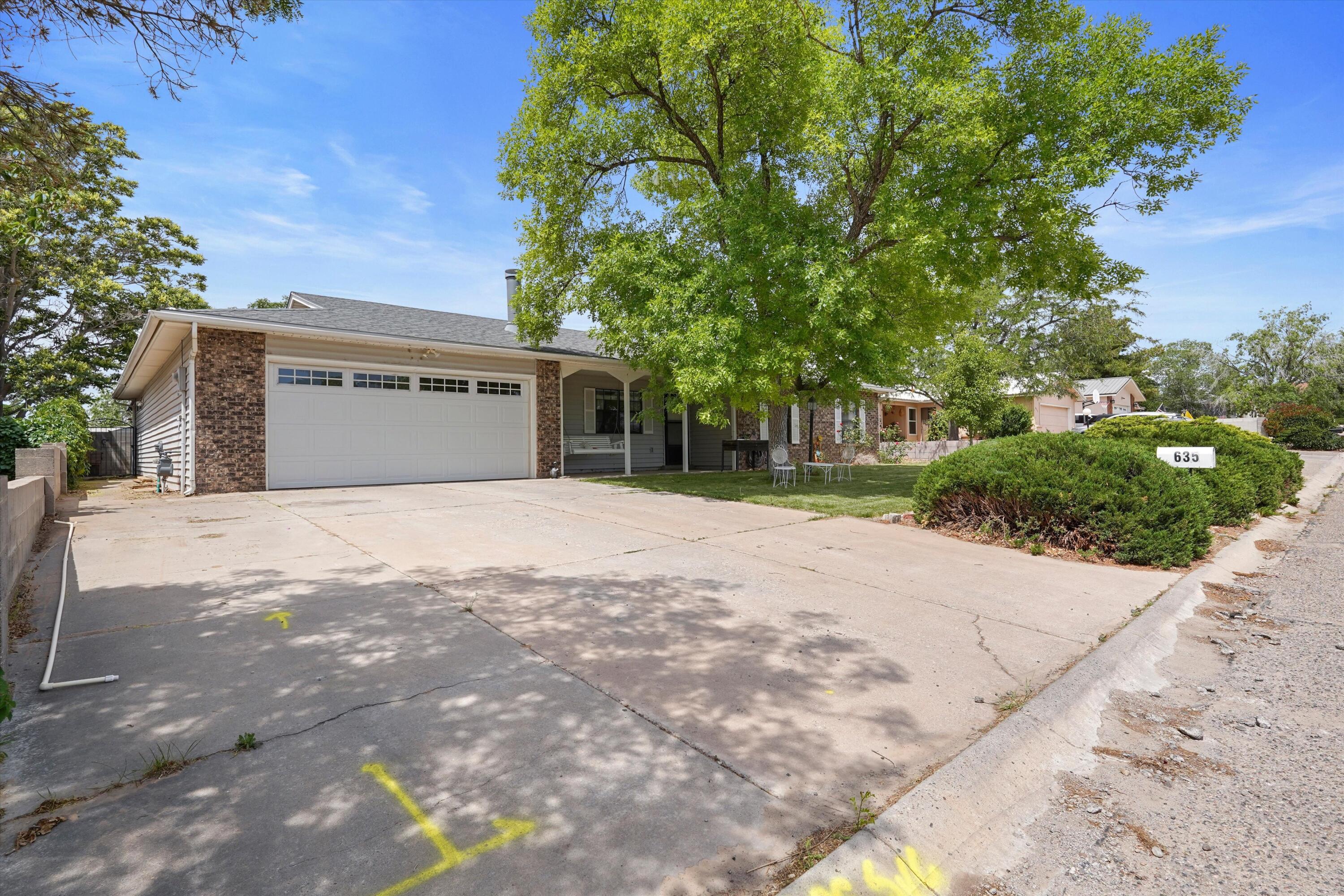 635 SILVER SADDLE Road SE