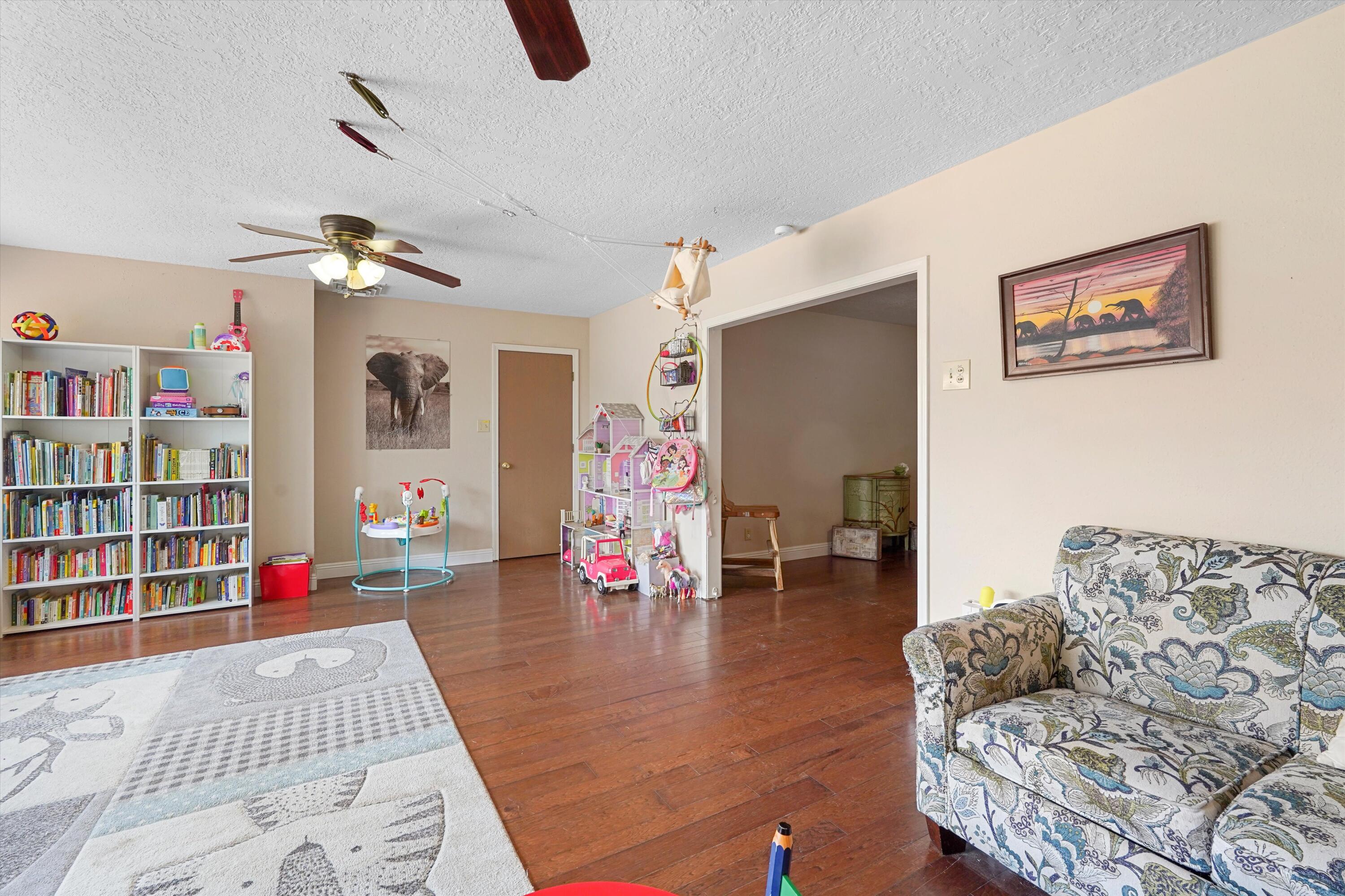 635 SILVER SADDLE Road SE