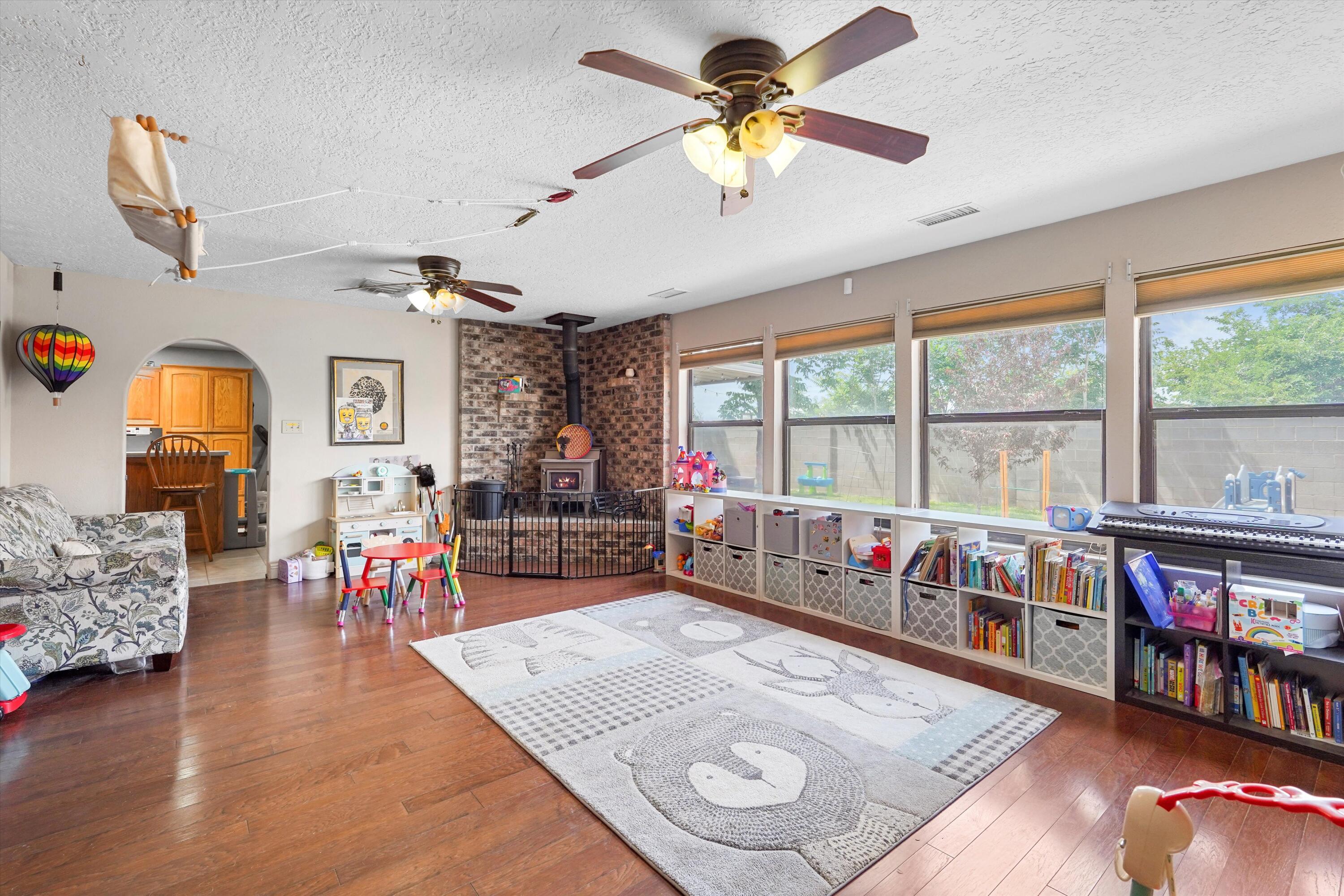 635 SILVER SADDLE Road SE
