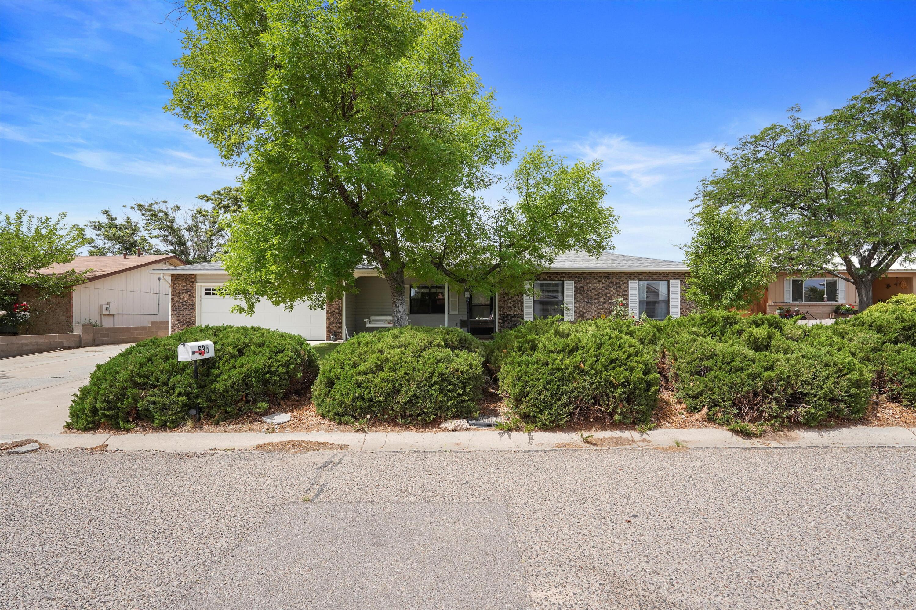 635 SILVER SADDLE Road SE