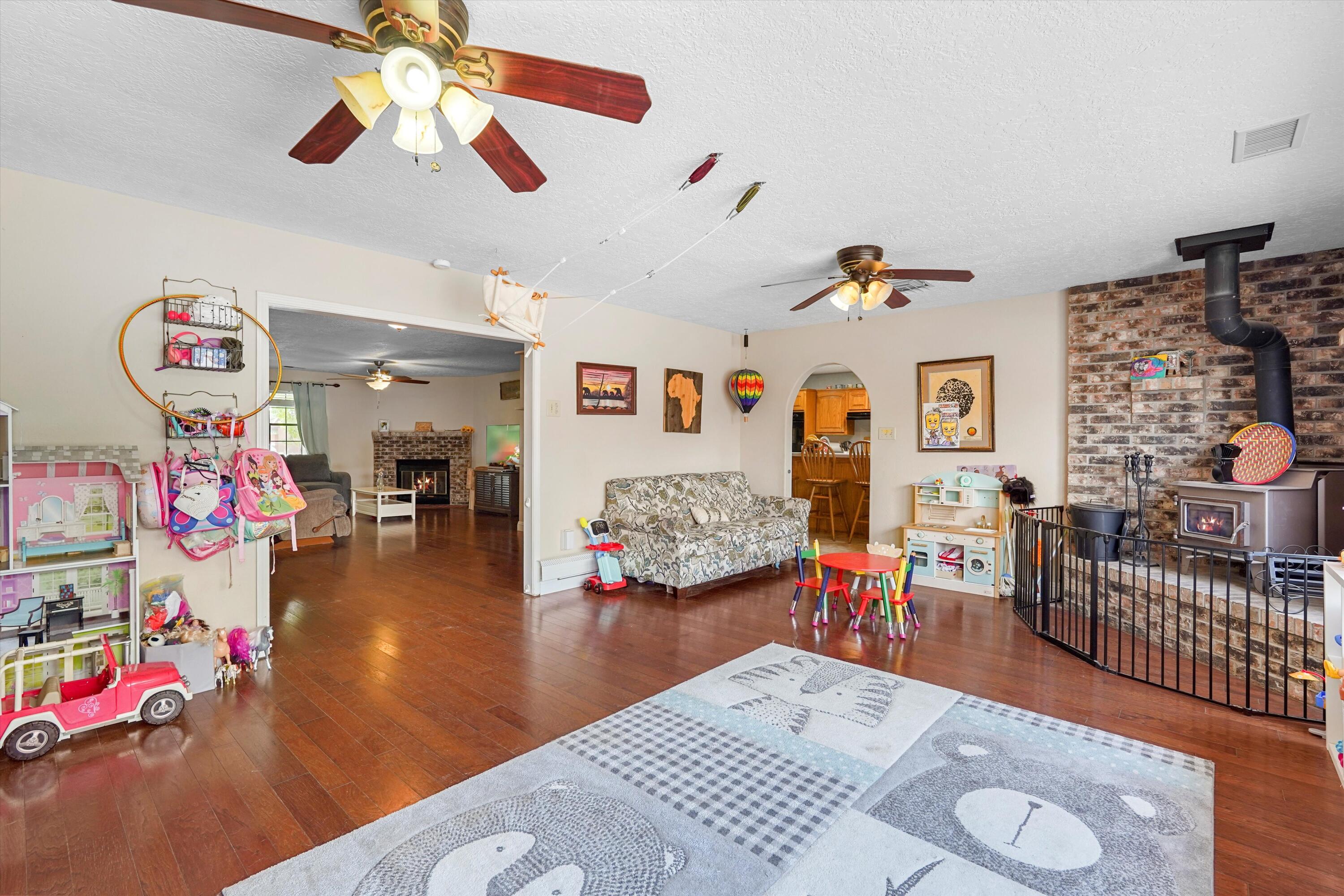 635 SILVER SADDLE Road SE