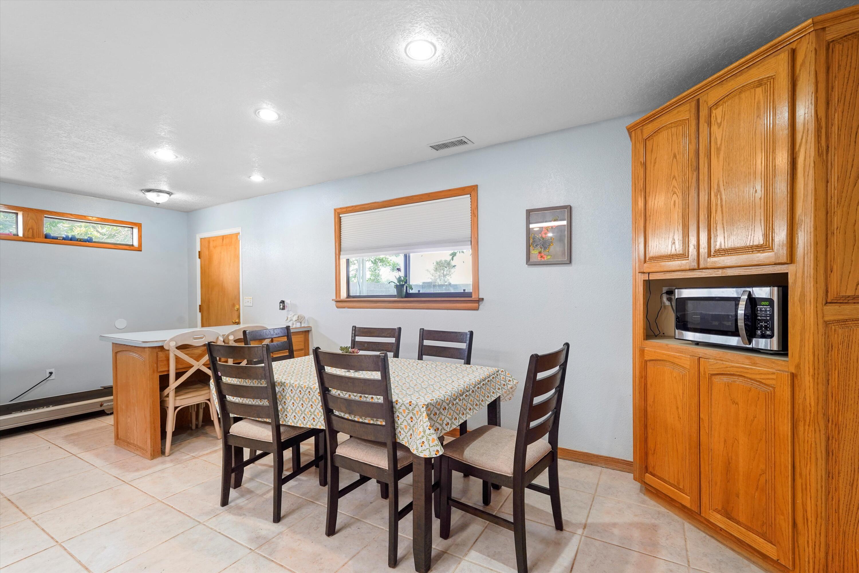 635 SILVER SADDLE Road SE