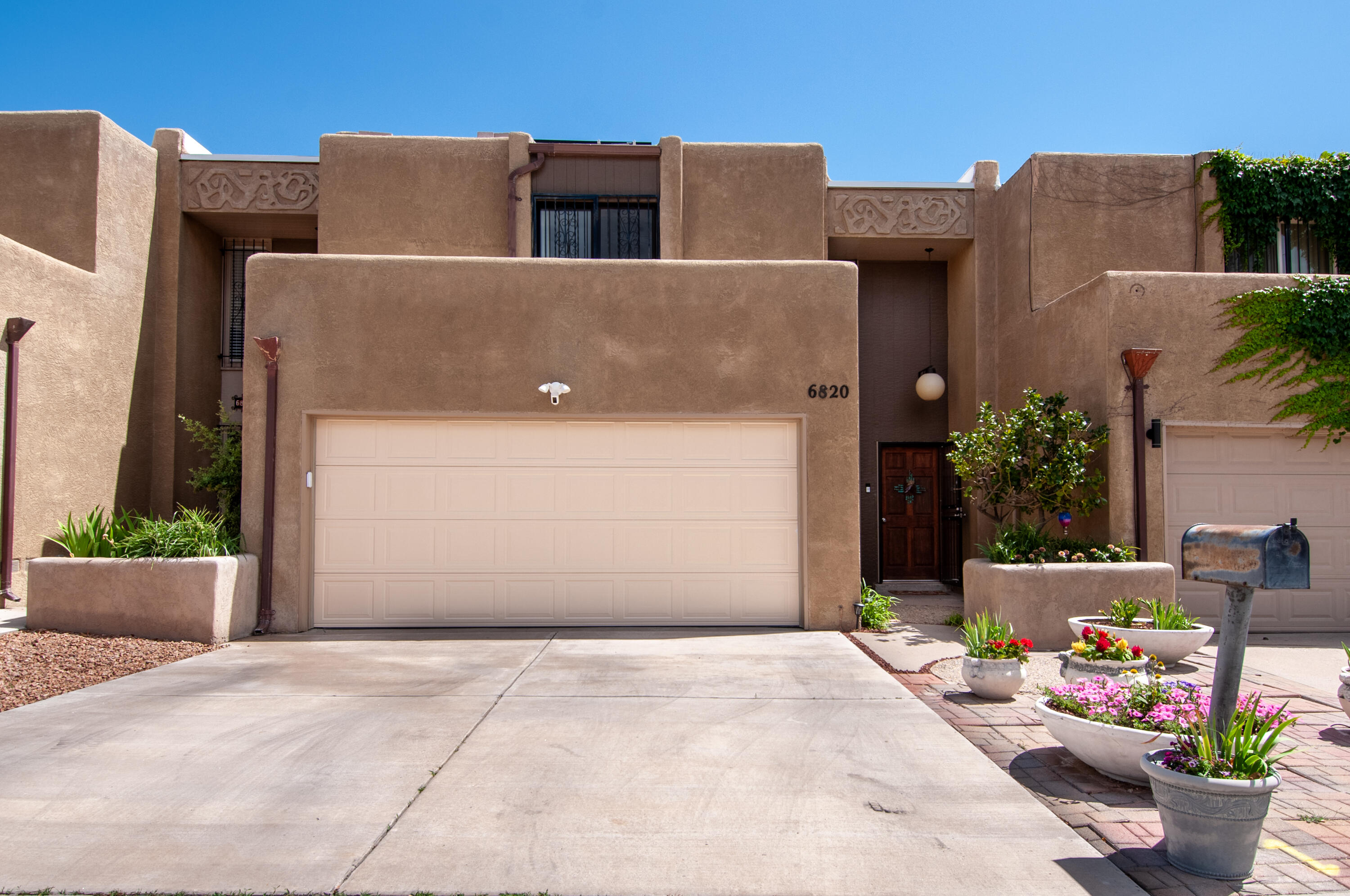 6820 LOS TRECHOS Court NE