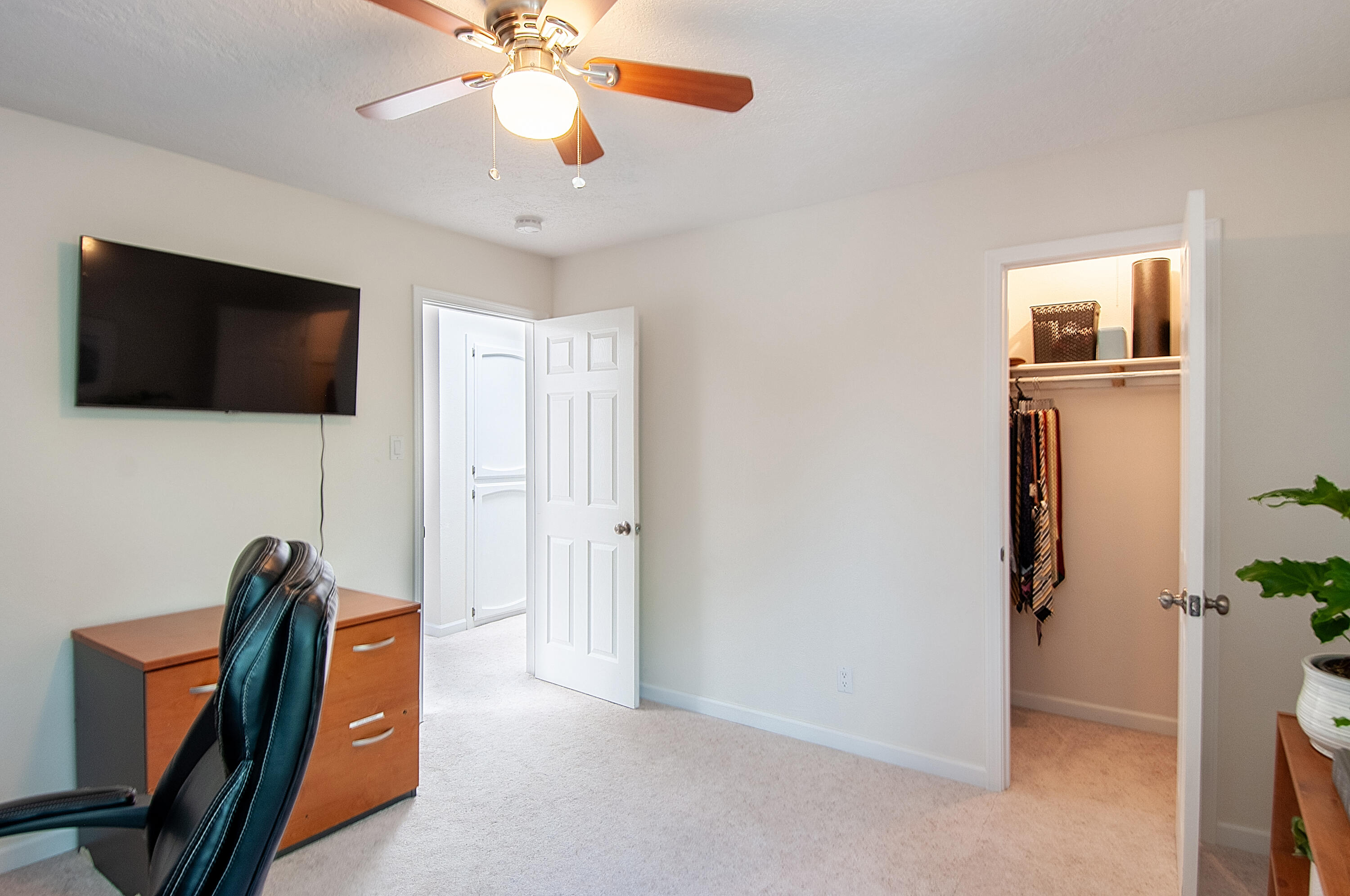 6820 LOS TRECHOS Court NE