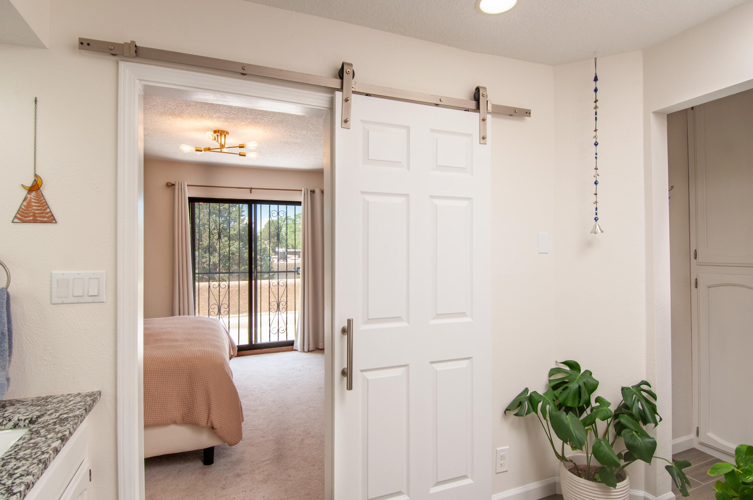 6820 LOS TRECHOS Court NE