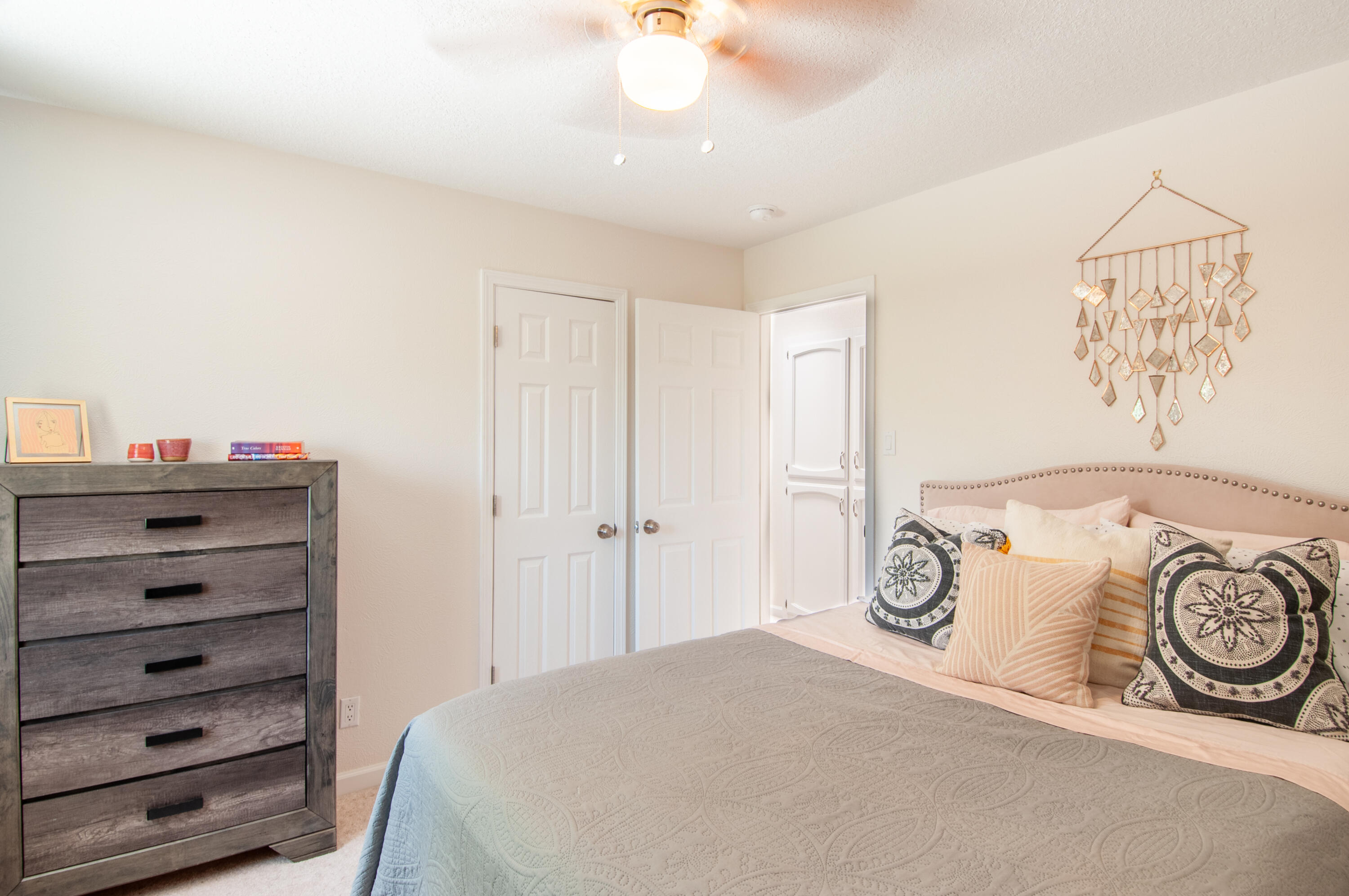 6820 LOS TRECHOS Court NE