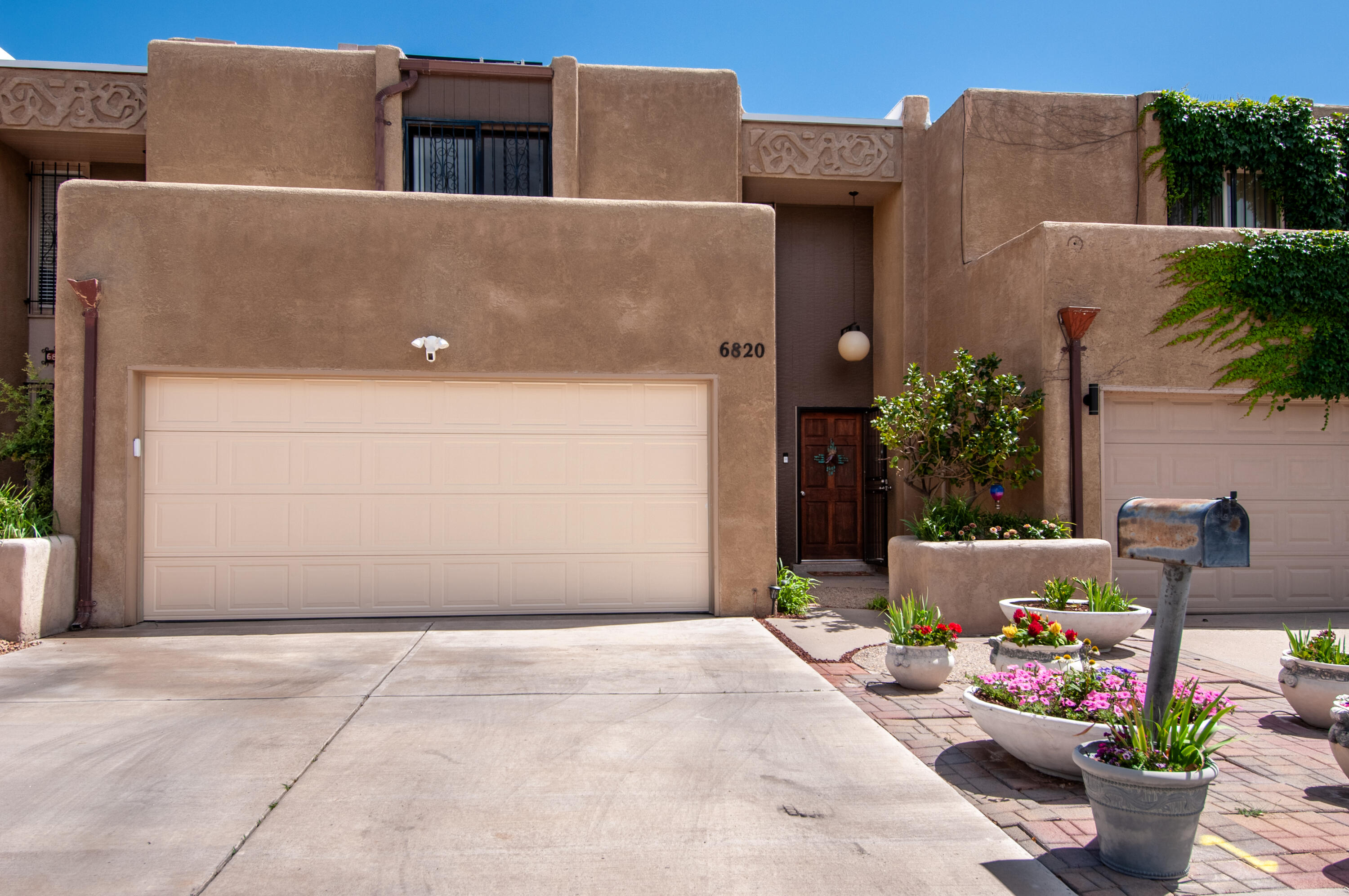 6820 LOS TRECHOS Court NE