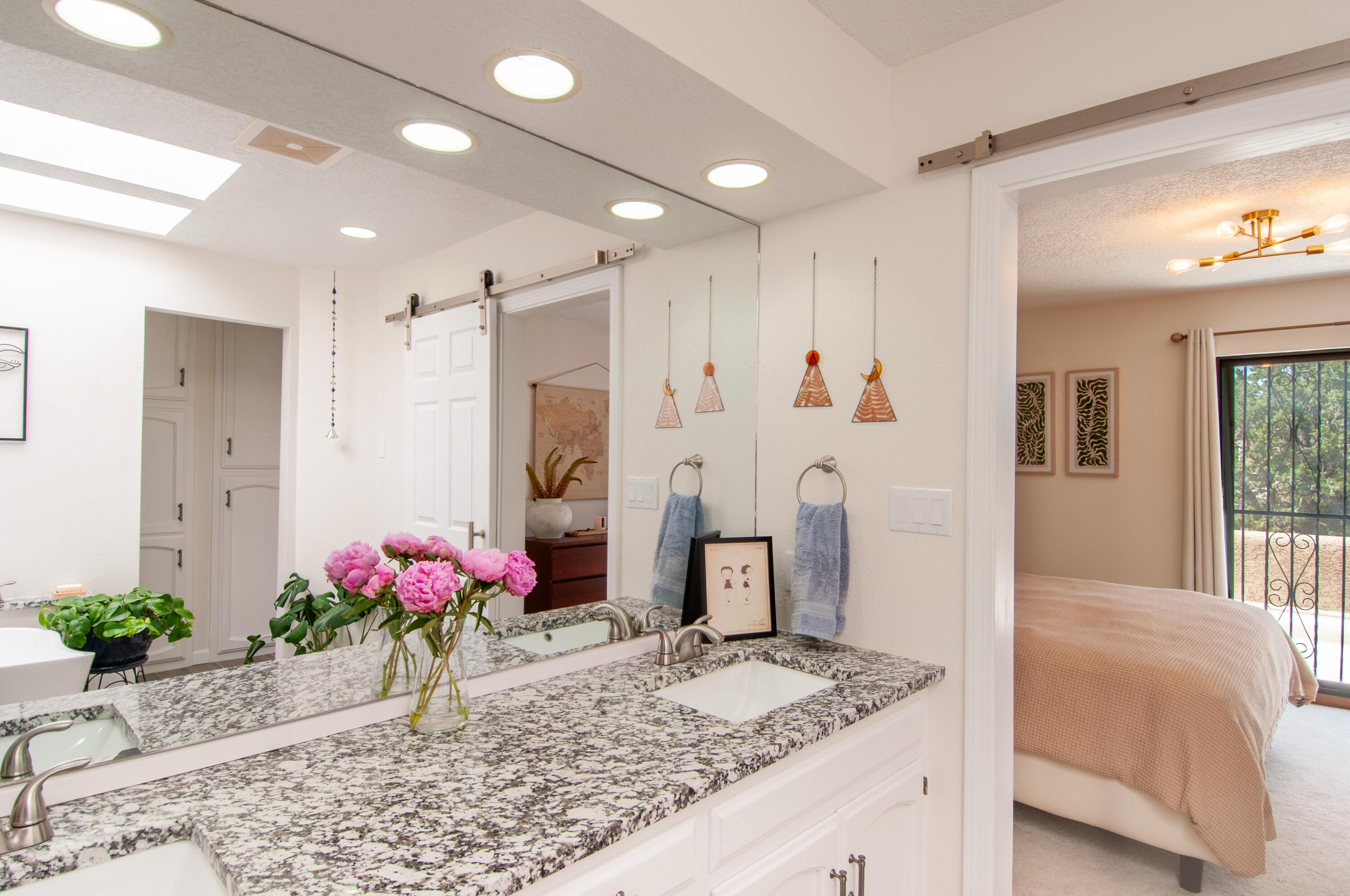 6820 LOS TRECHOS Court NE