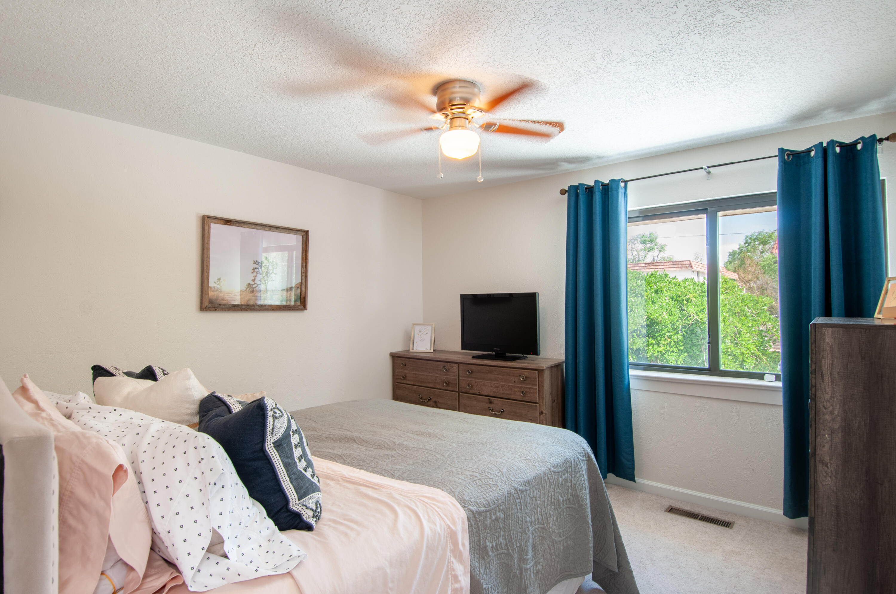 6820 LOS TRECHOS Court NE