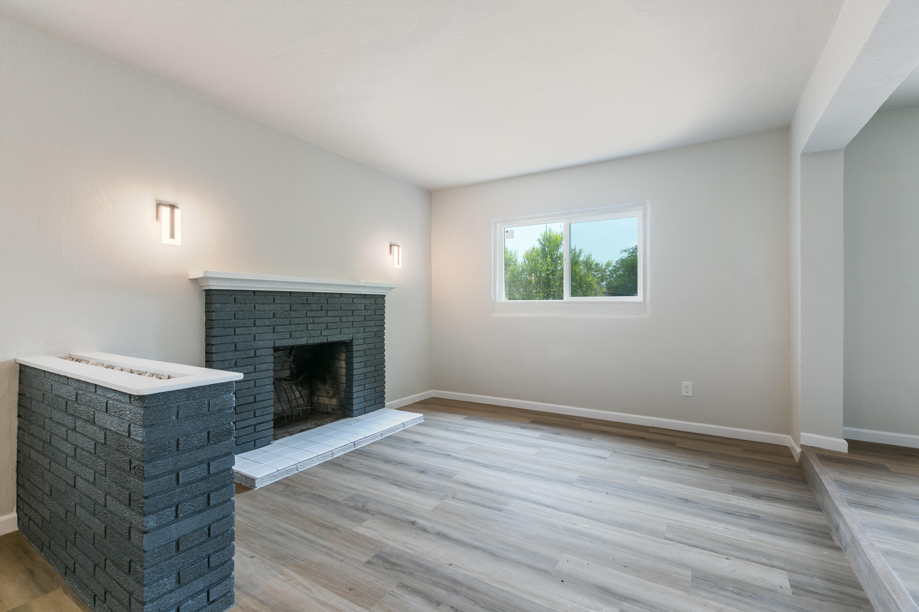 9113 FAIRBANKS Road NE