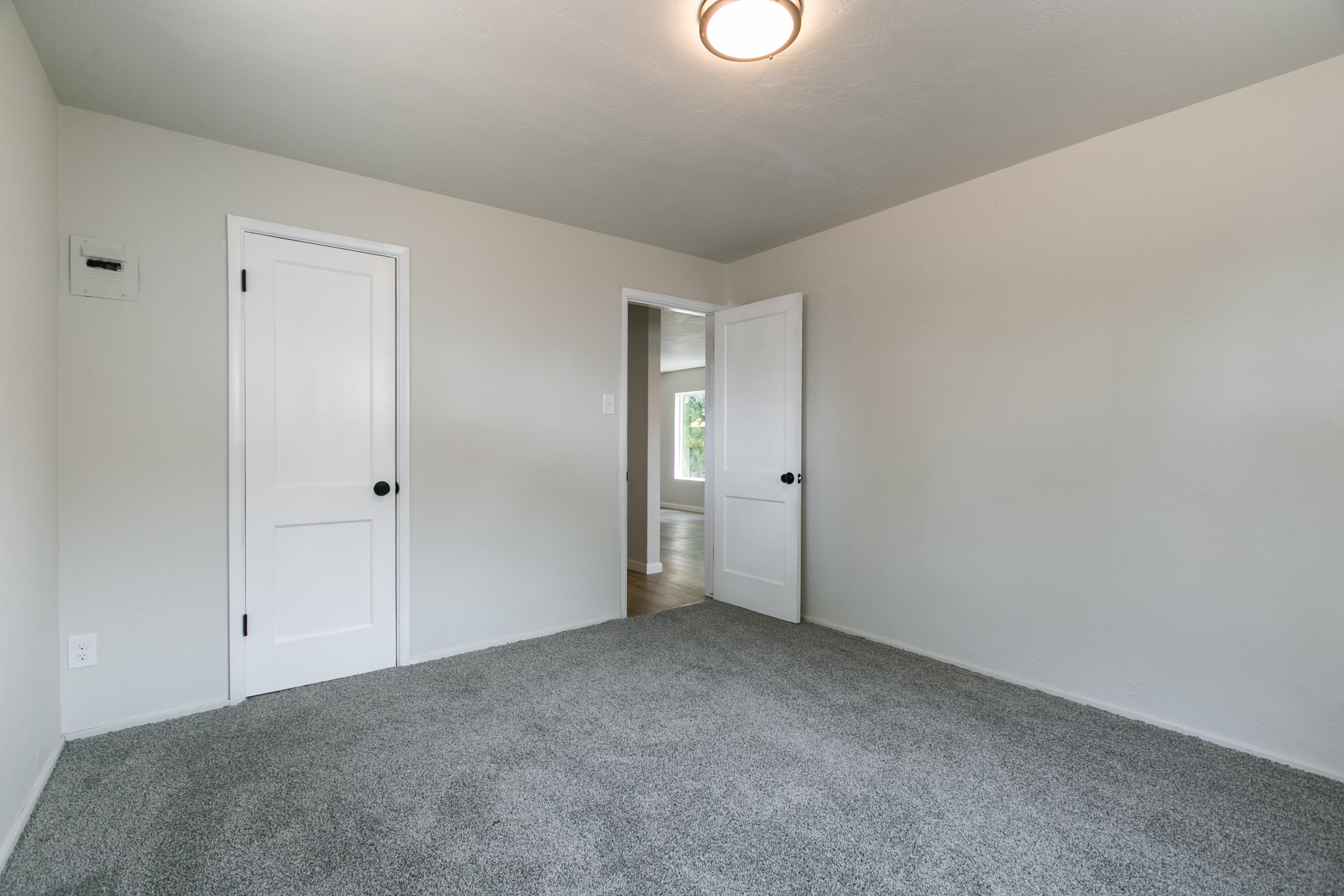 9113 FAIRBANKS Road NE