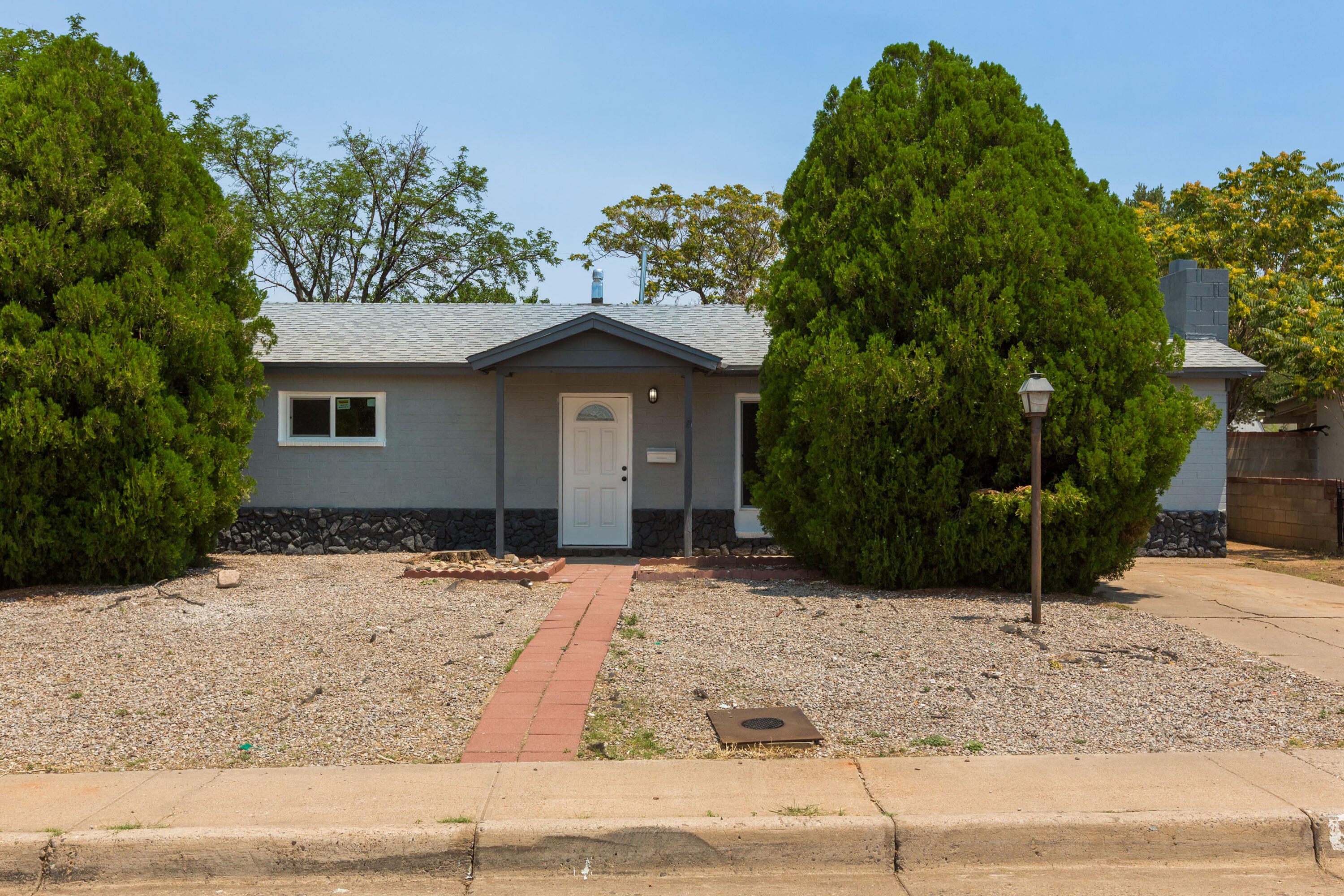 9113 FAIRBANKS Road NE