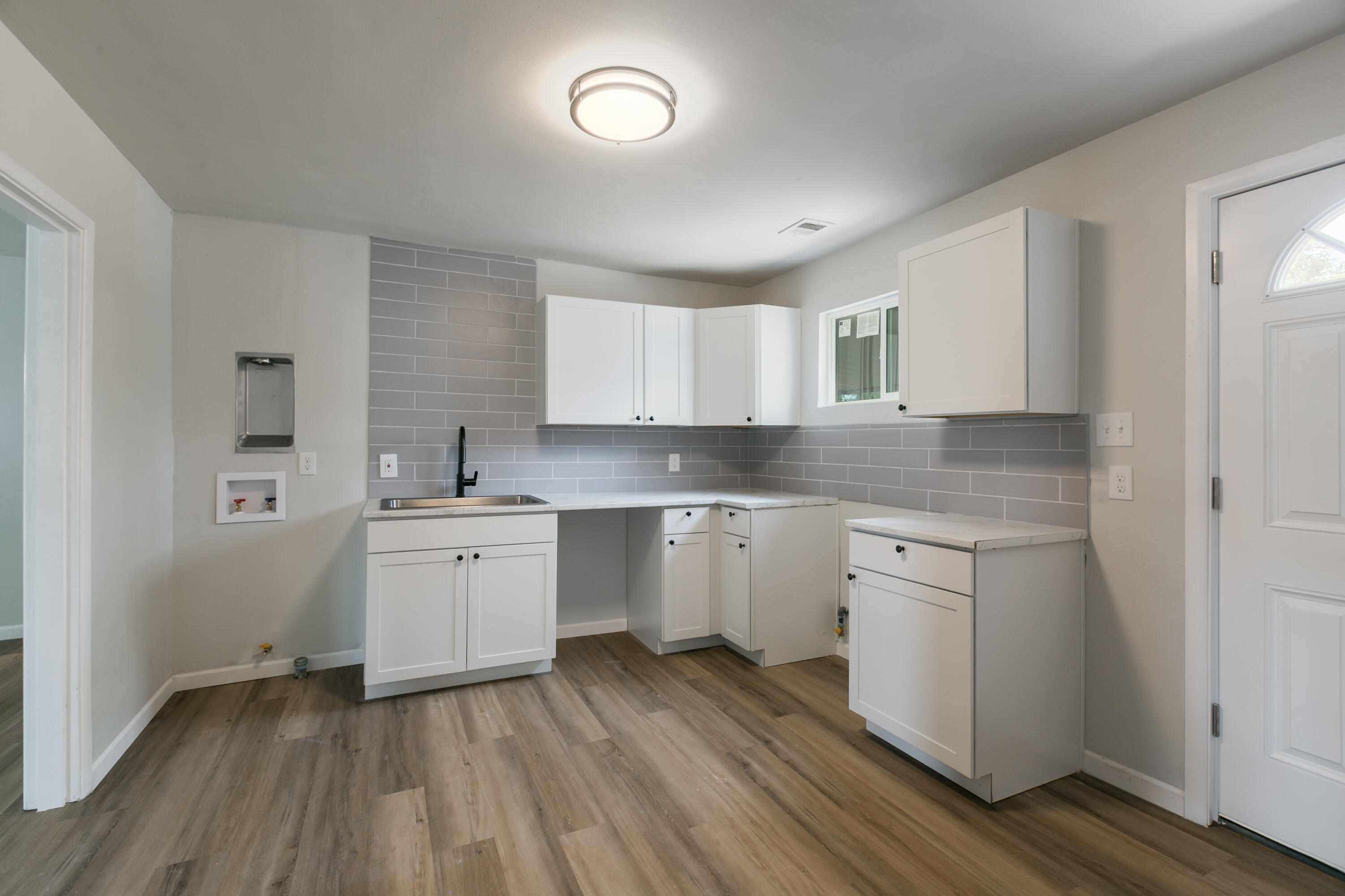 9113 FAIRBANKS Road NE