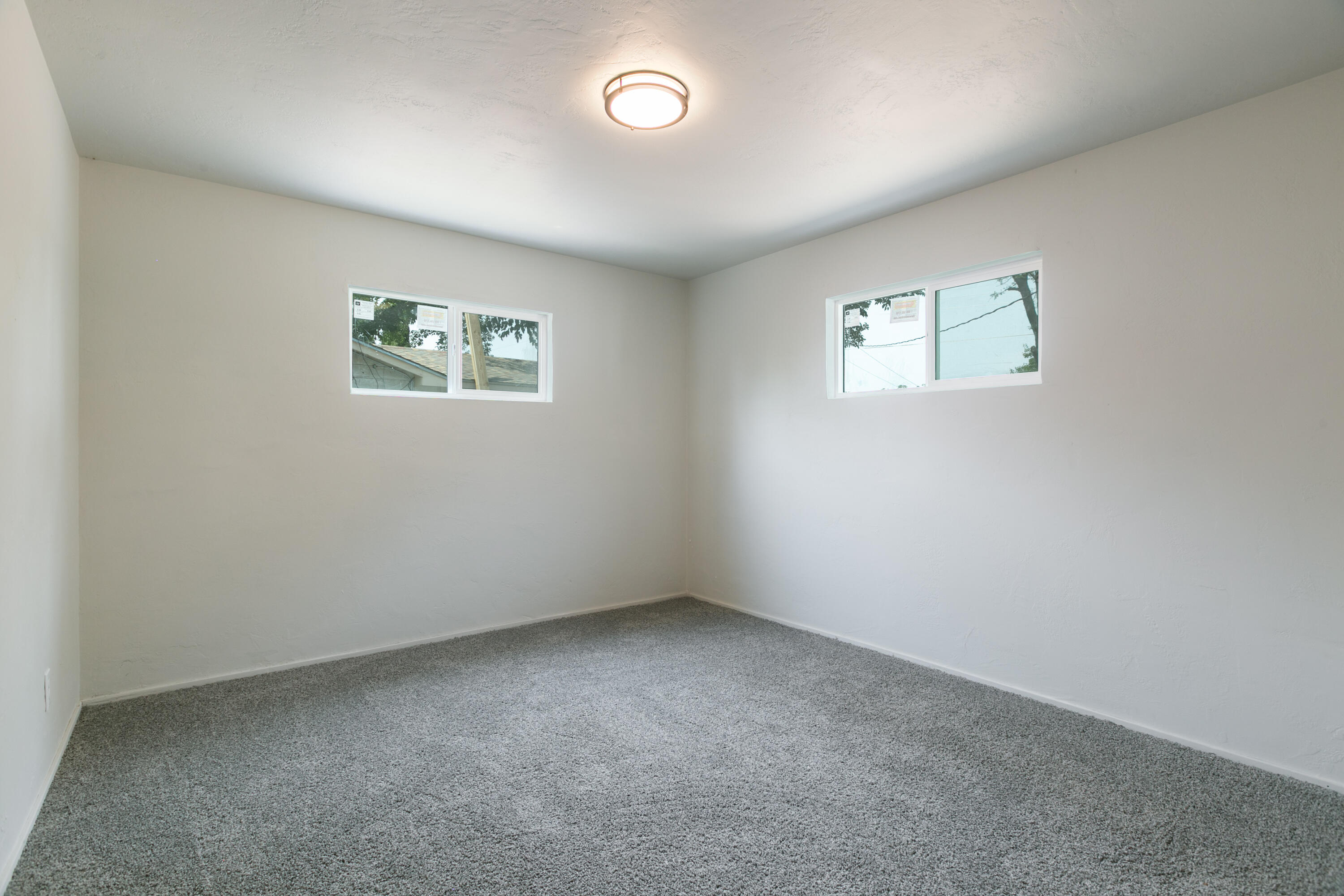 9113 FAIRBANKS Road NE