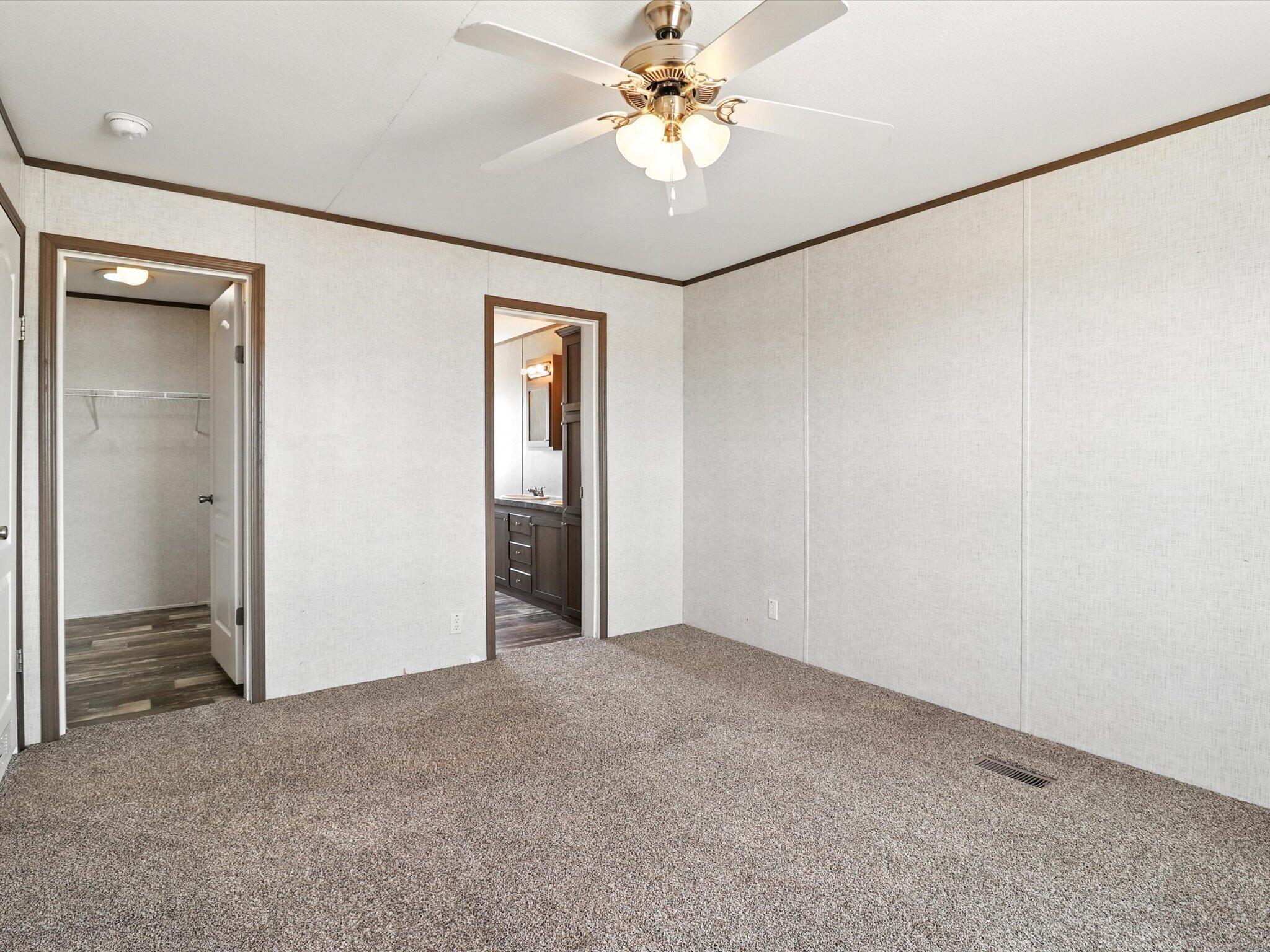 820 NORTHERN Boulevard NE