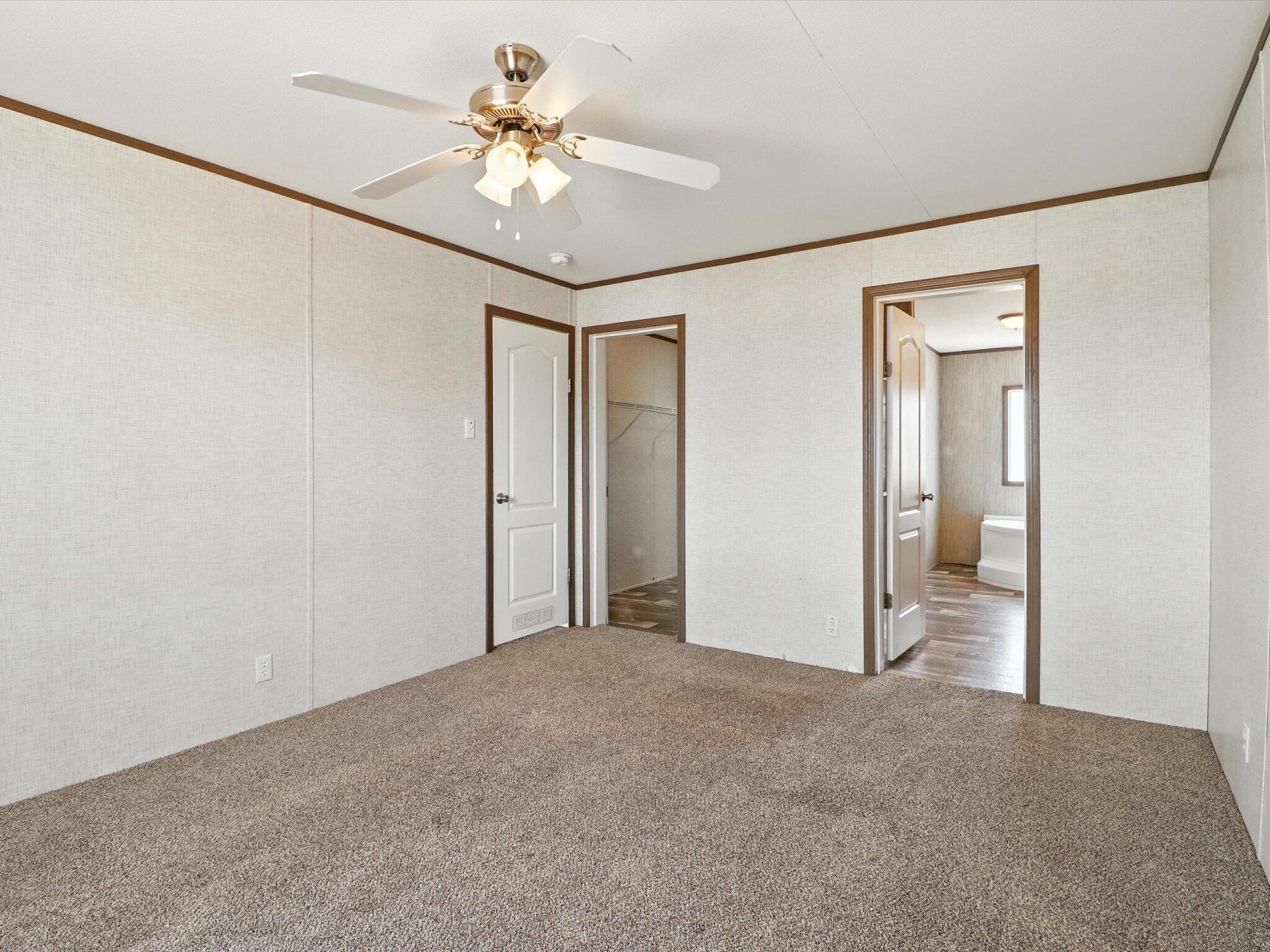 820 NORTHERN Boulevard NE