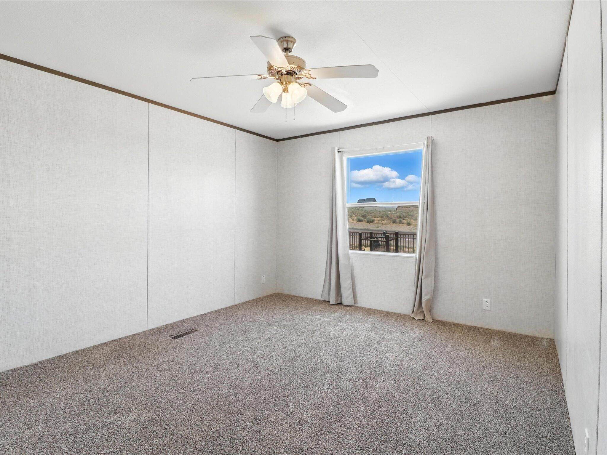 820 NORTHERN Boulevard NE