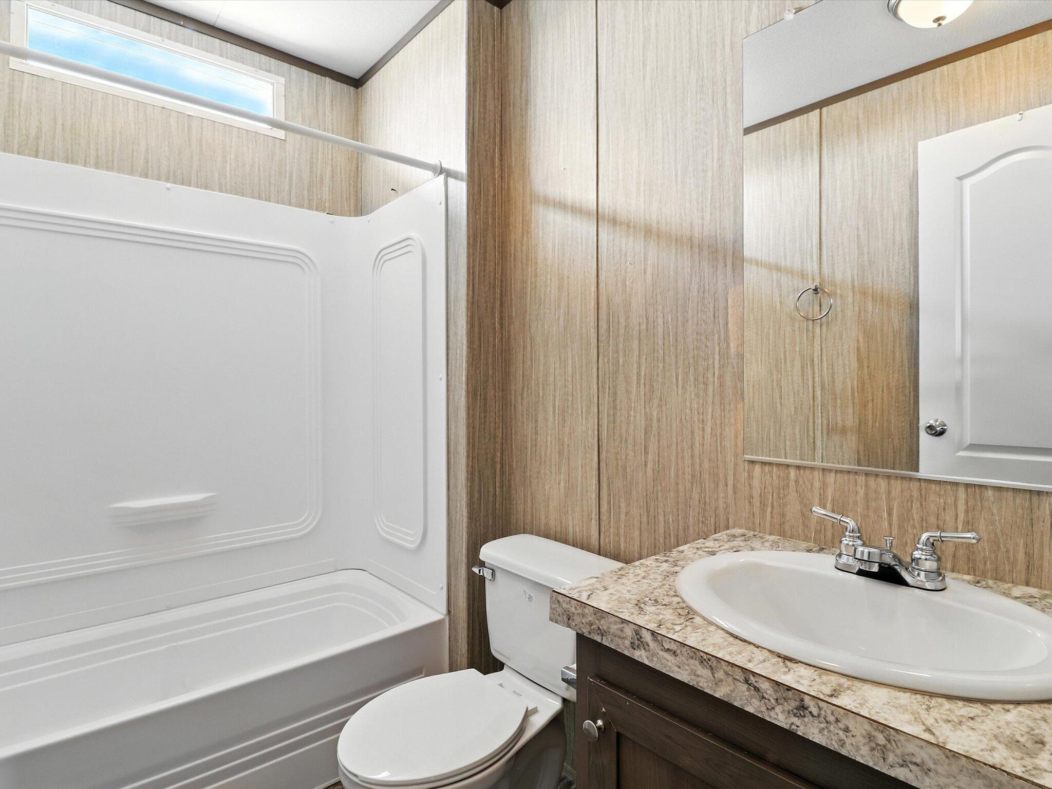 820 NORTHERN Boulevard NE