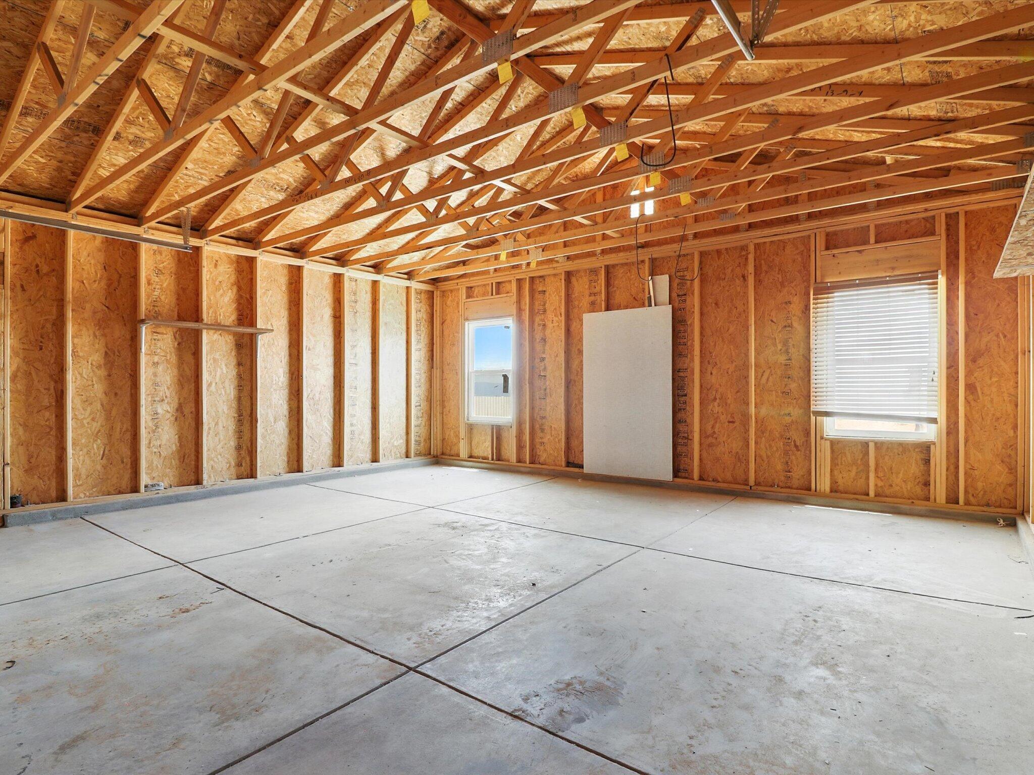 820 NORTHERN Boulevard NE