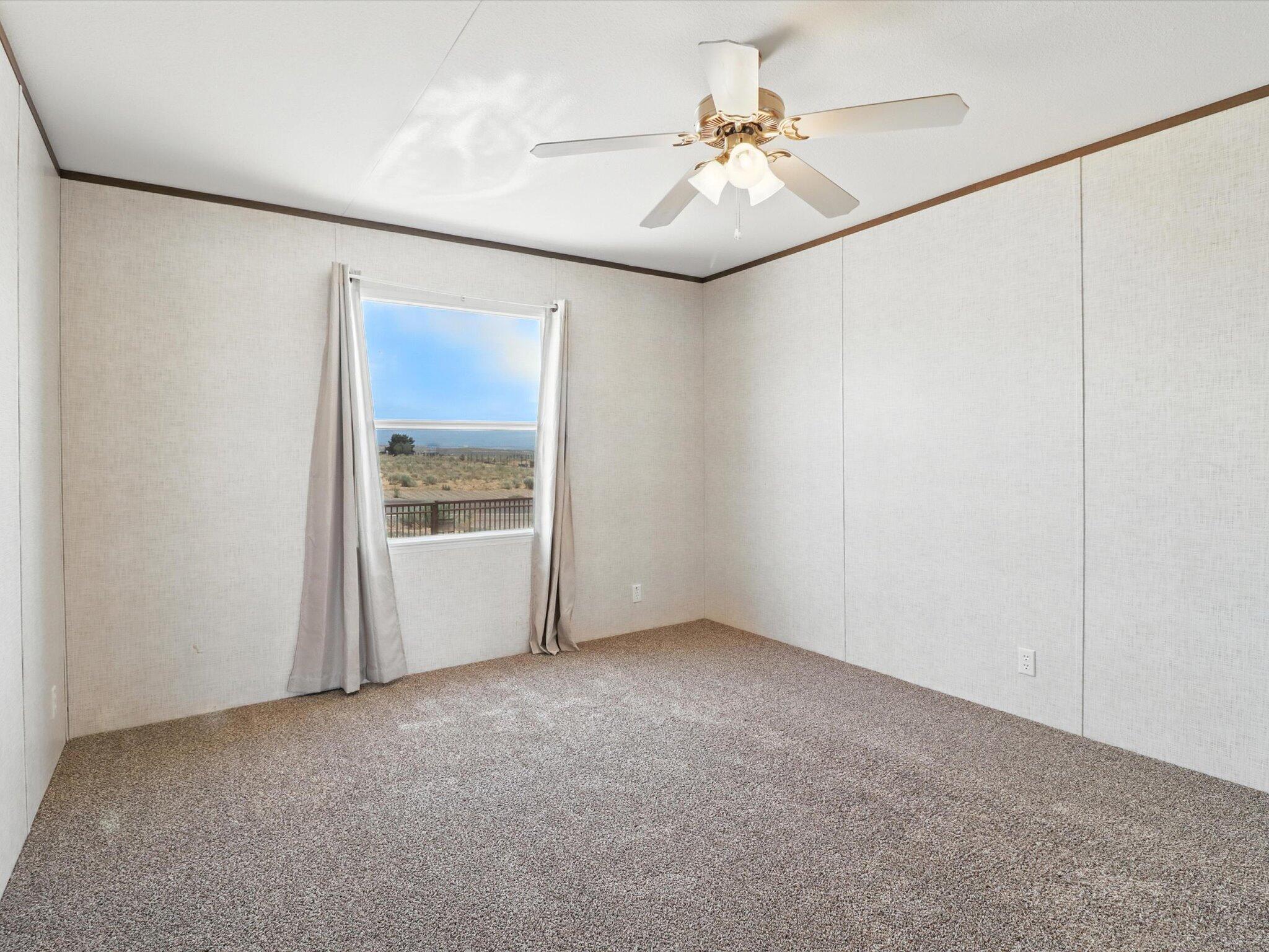 820 NORTHERN Boulevard NE