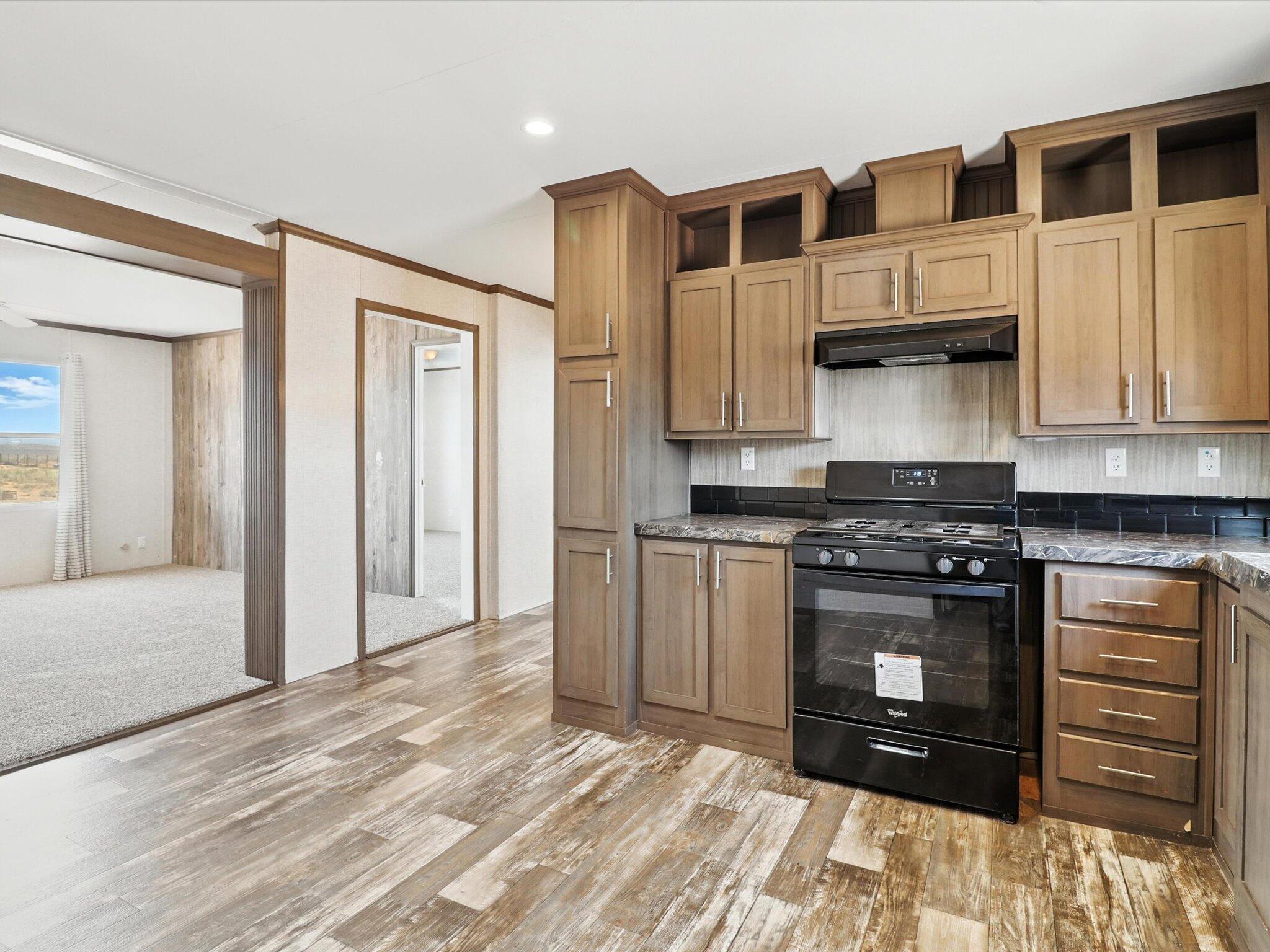 820 NORTHERN Boulevard NE