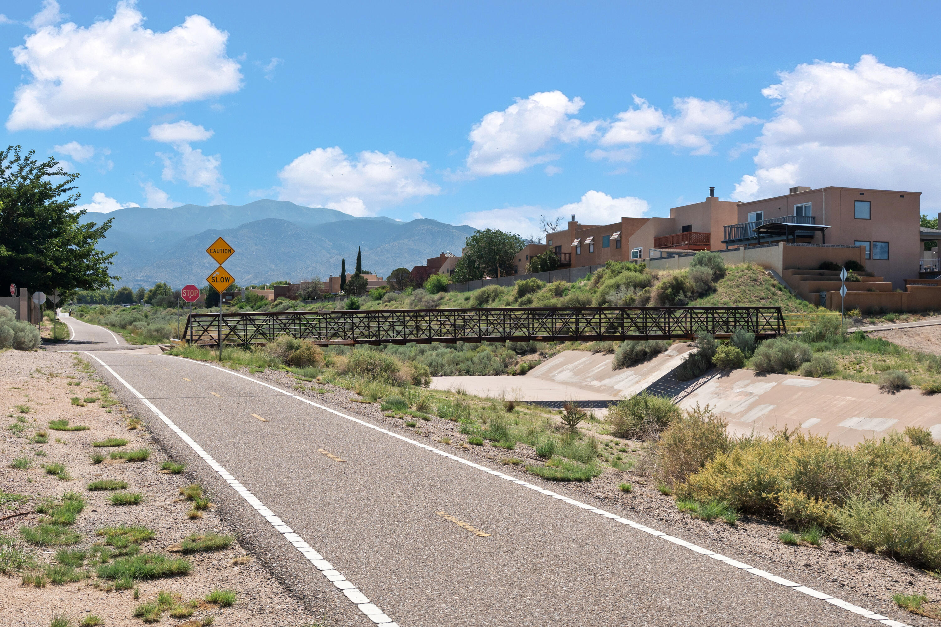 8914 Chambers Place NE