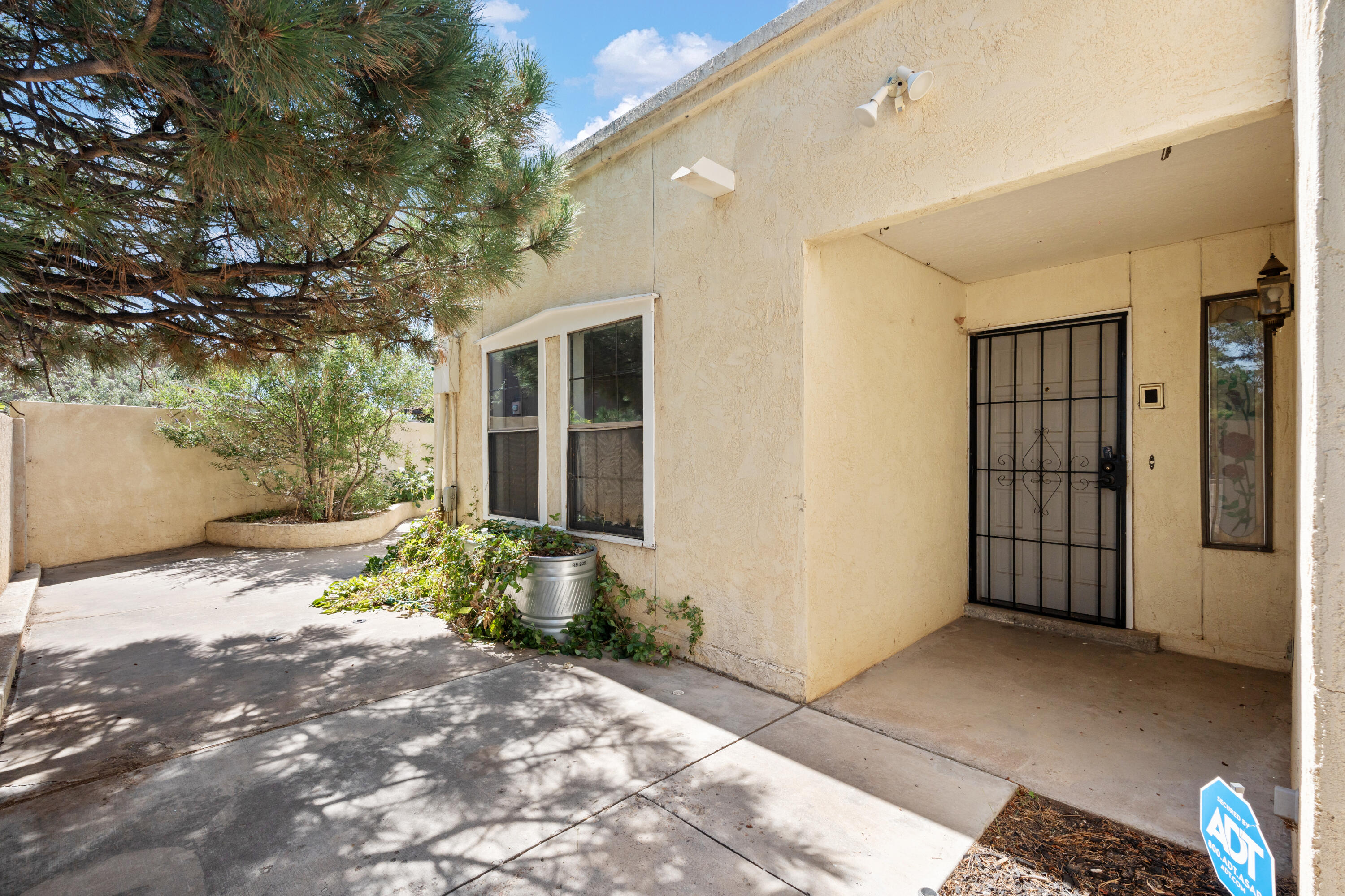 8914 Chambers Place NE