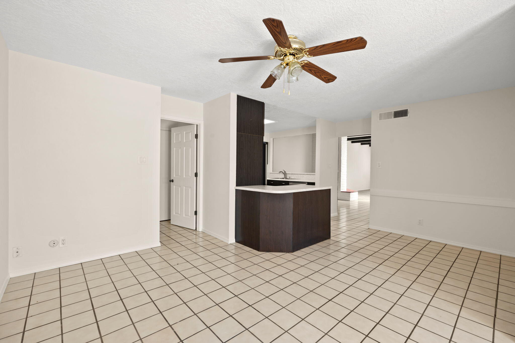 8914 Chambers Place NE