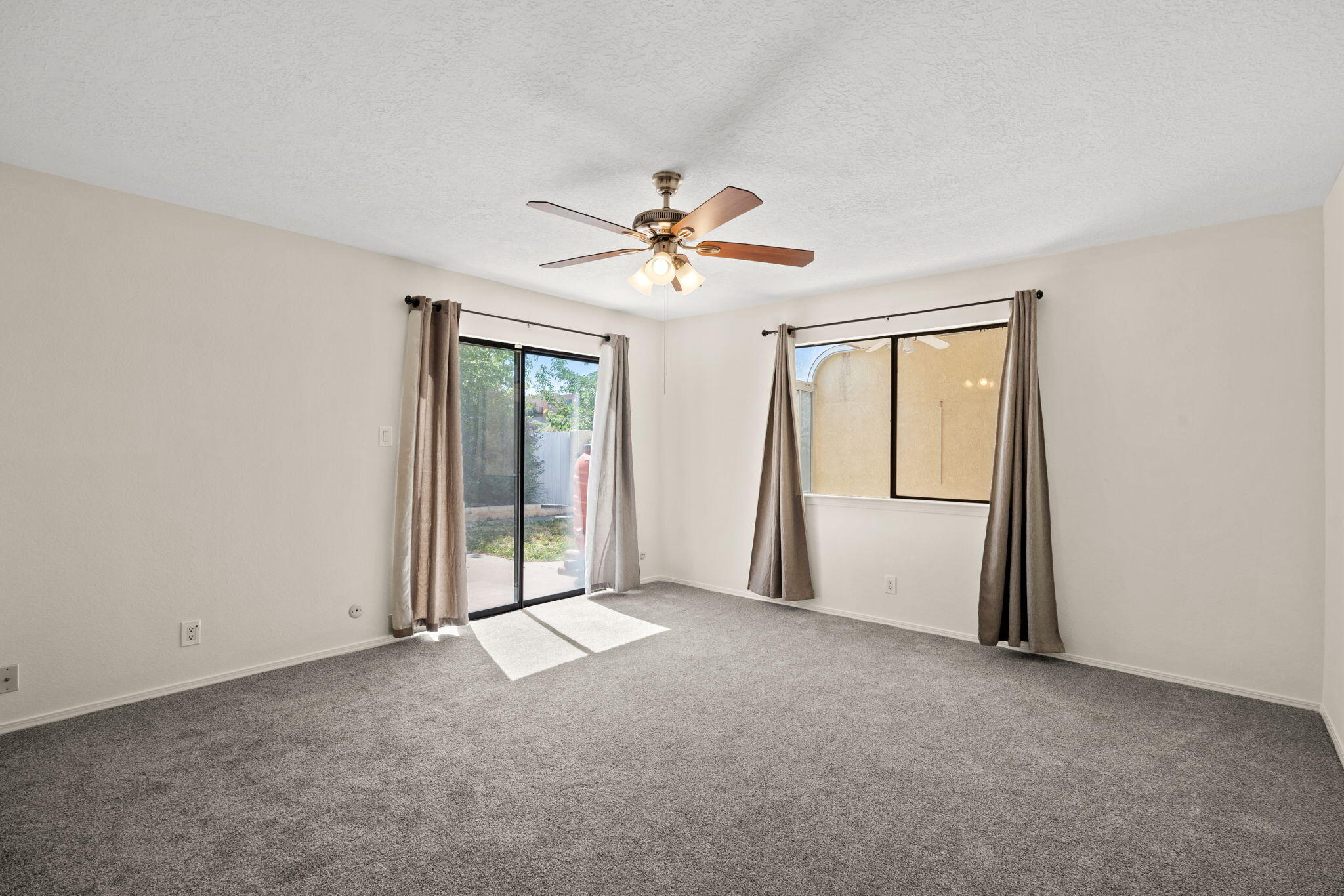 8914 Chambers Place NE