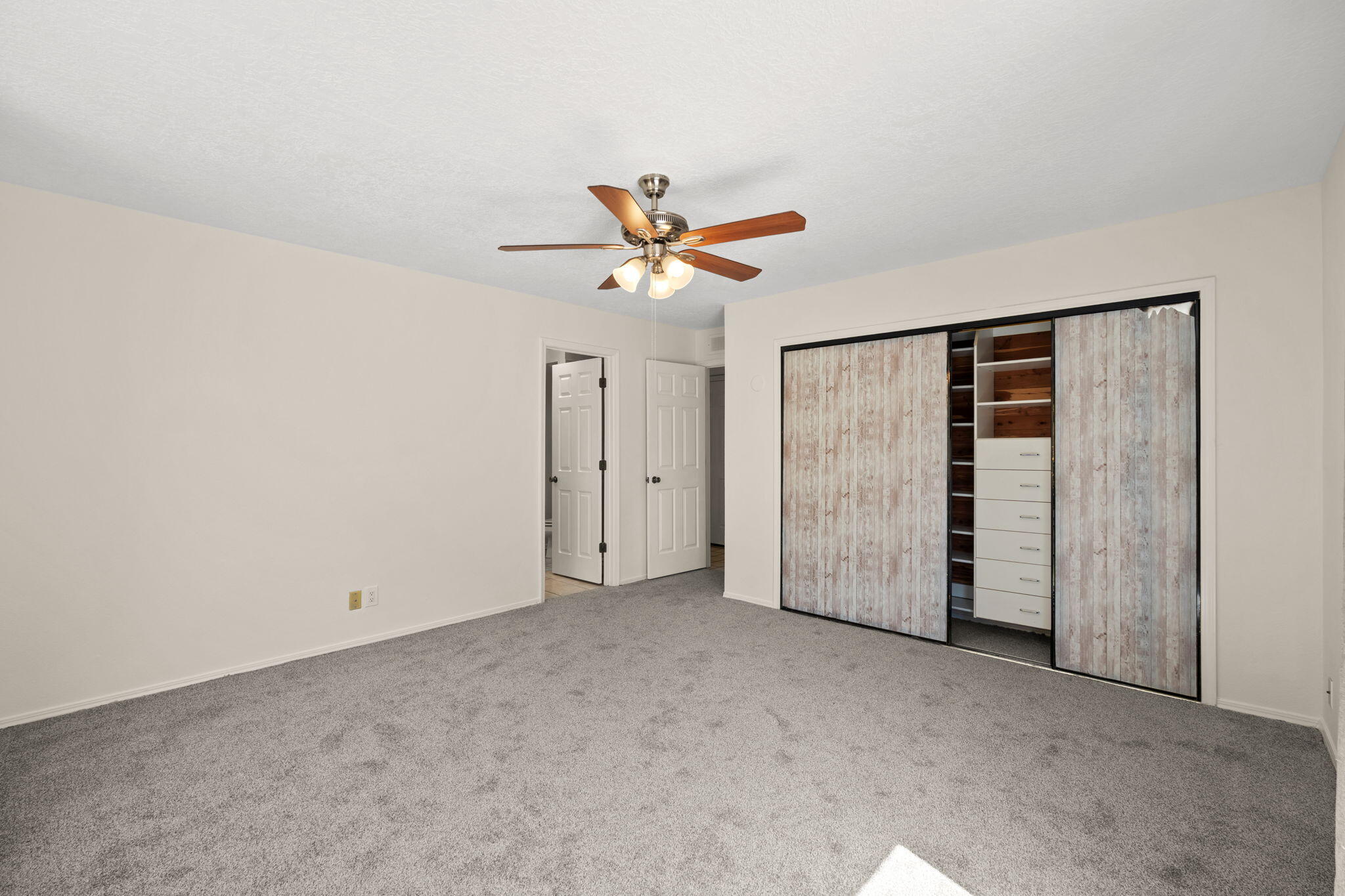 8914 Chambers Place NE