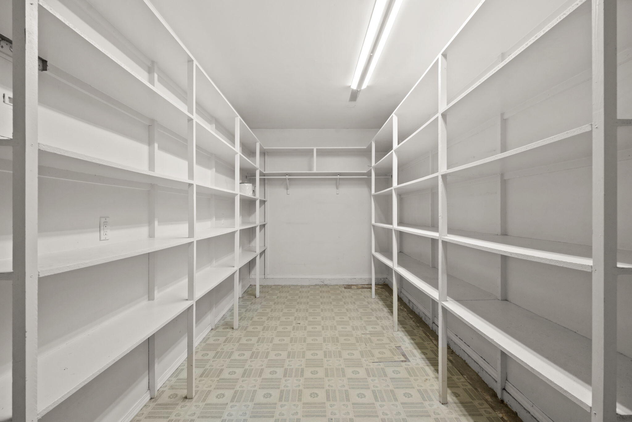 8914 Chambers Place NE