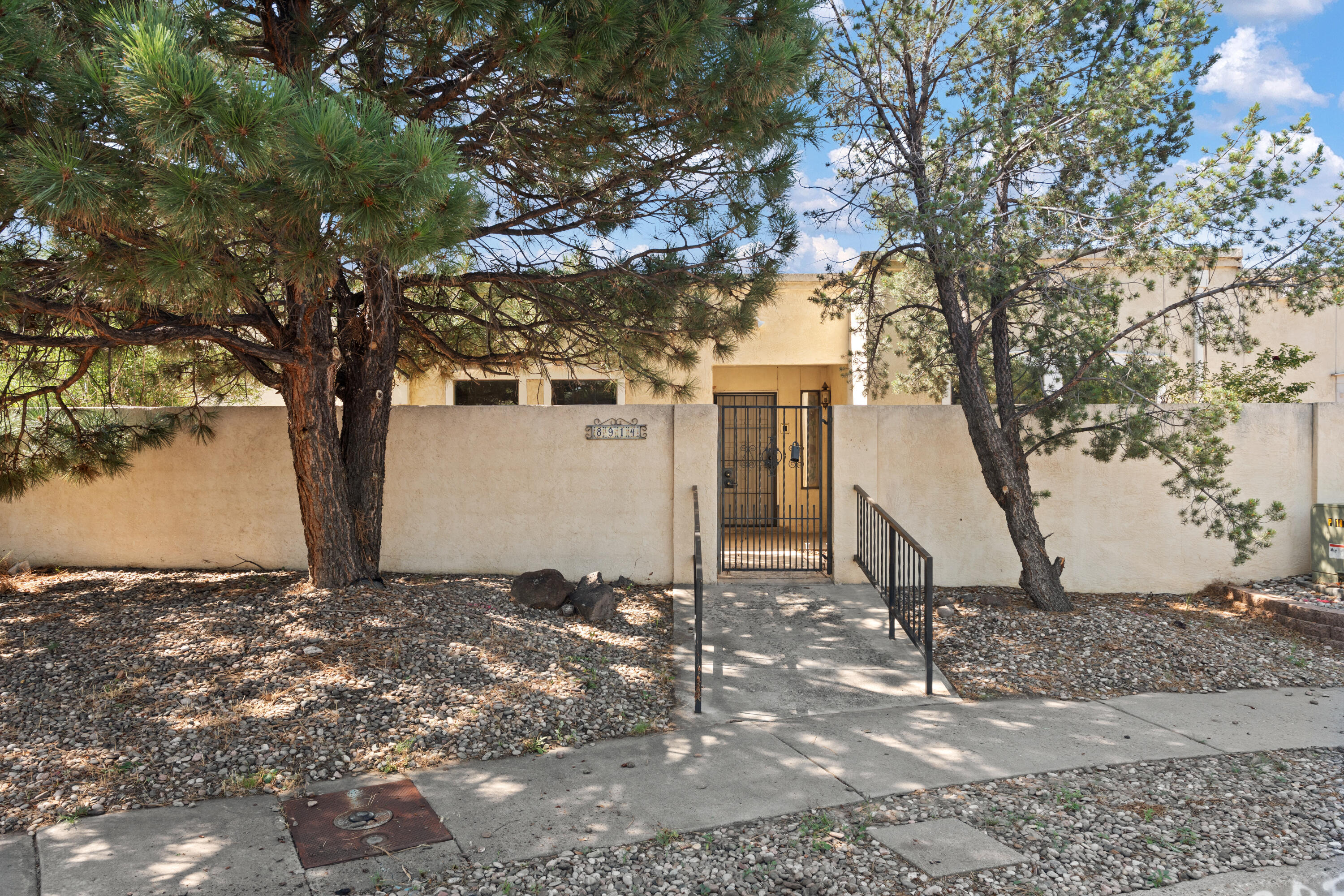 8914 Chambers Place NE