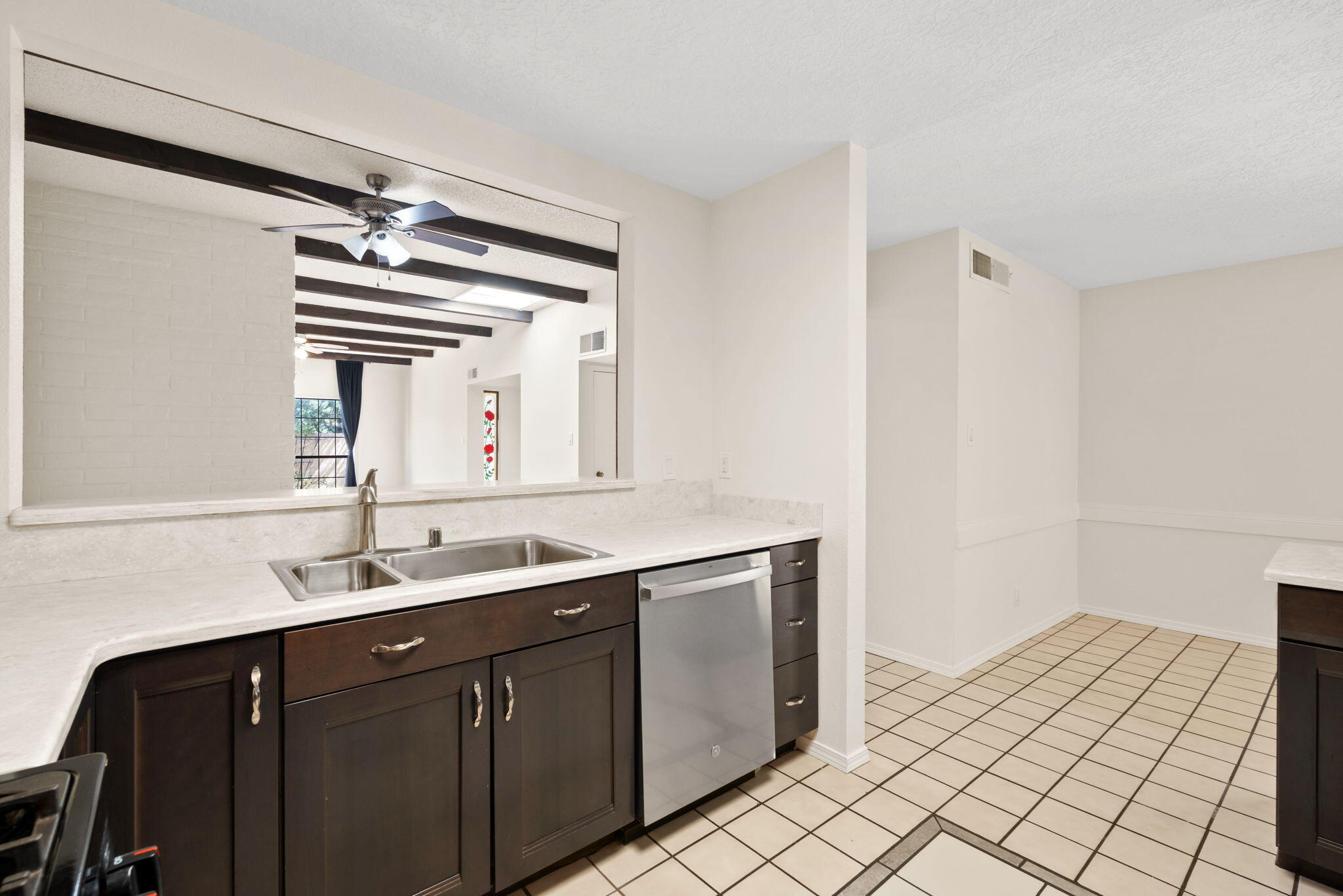 8914 Chambers Place NE