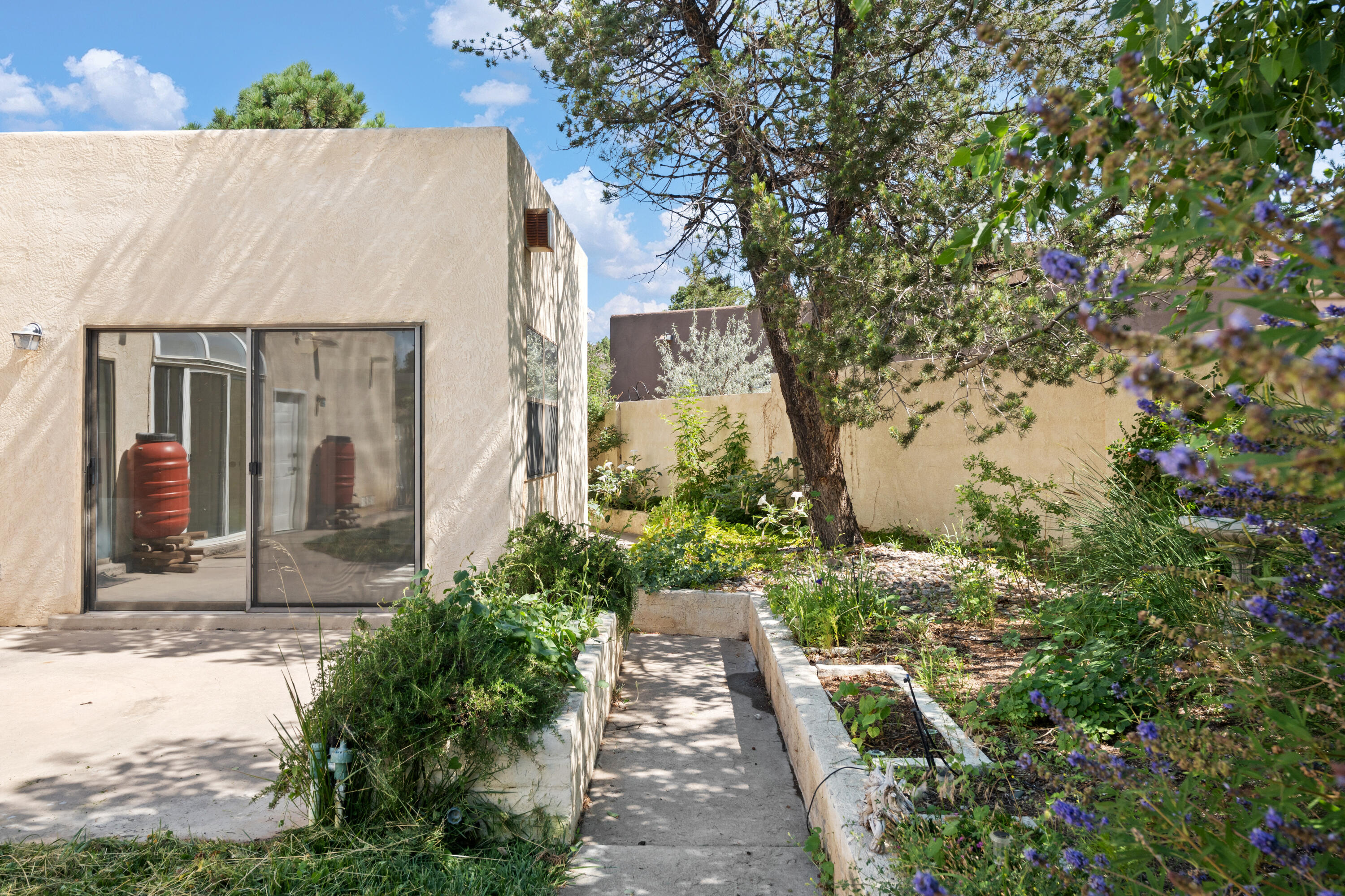 8914 Chambers Place NE