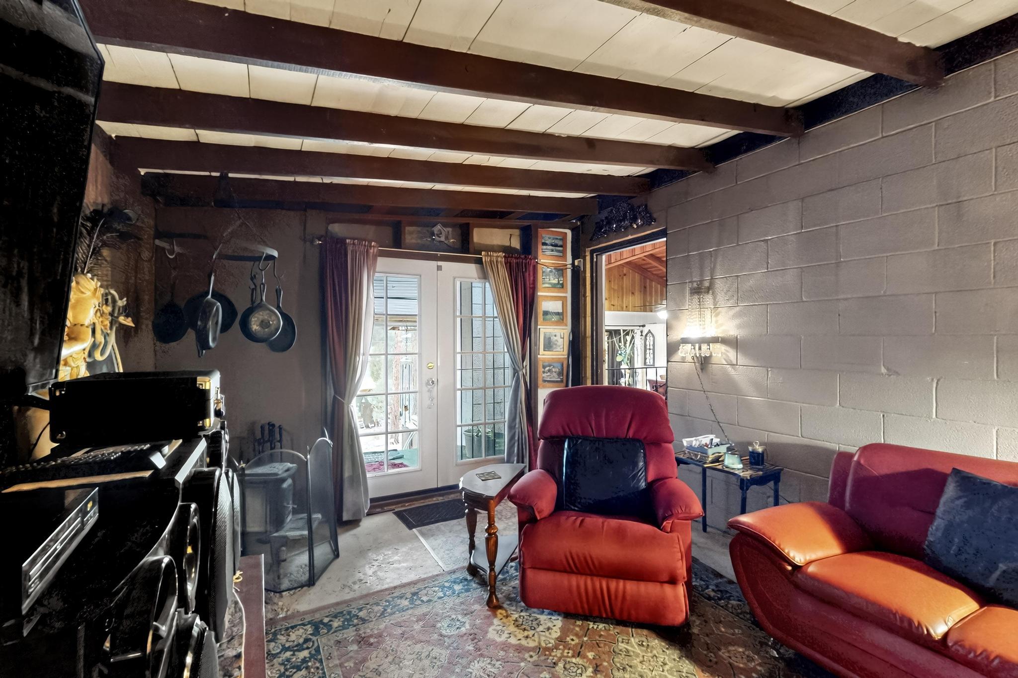 215 GROVE Drive