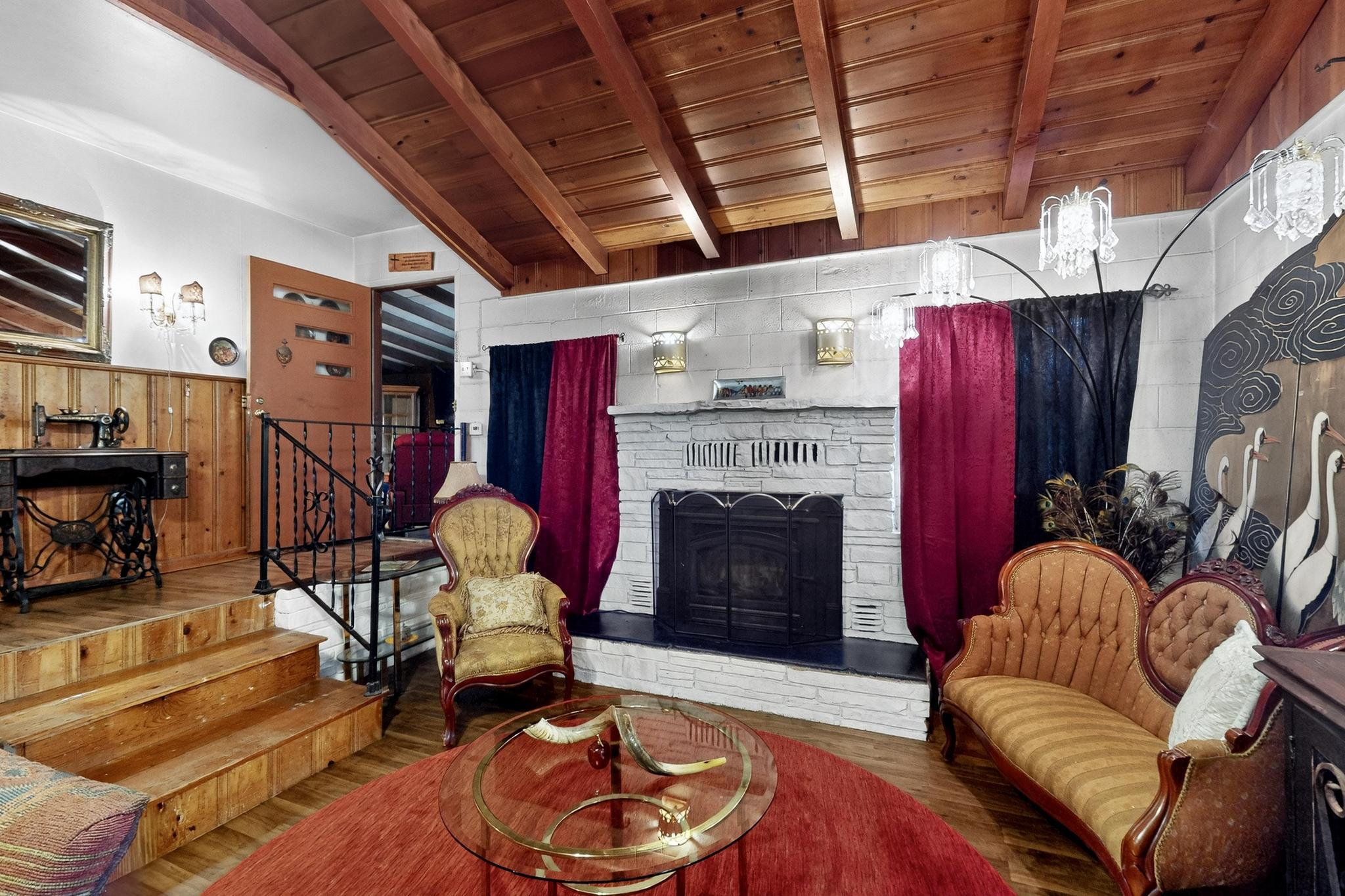 215 GROVE Drive