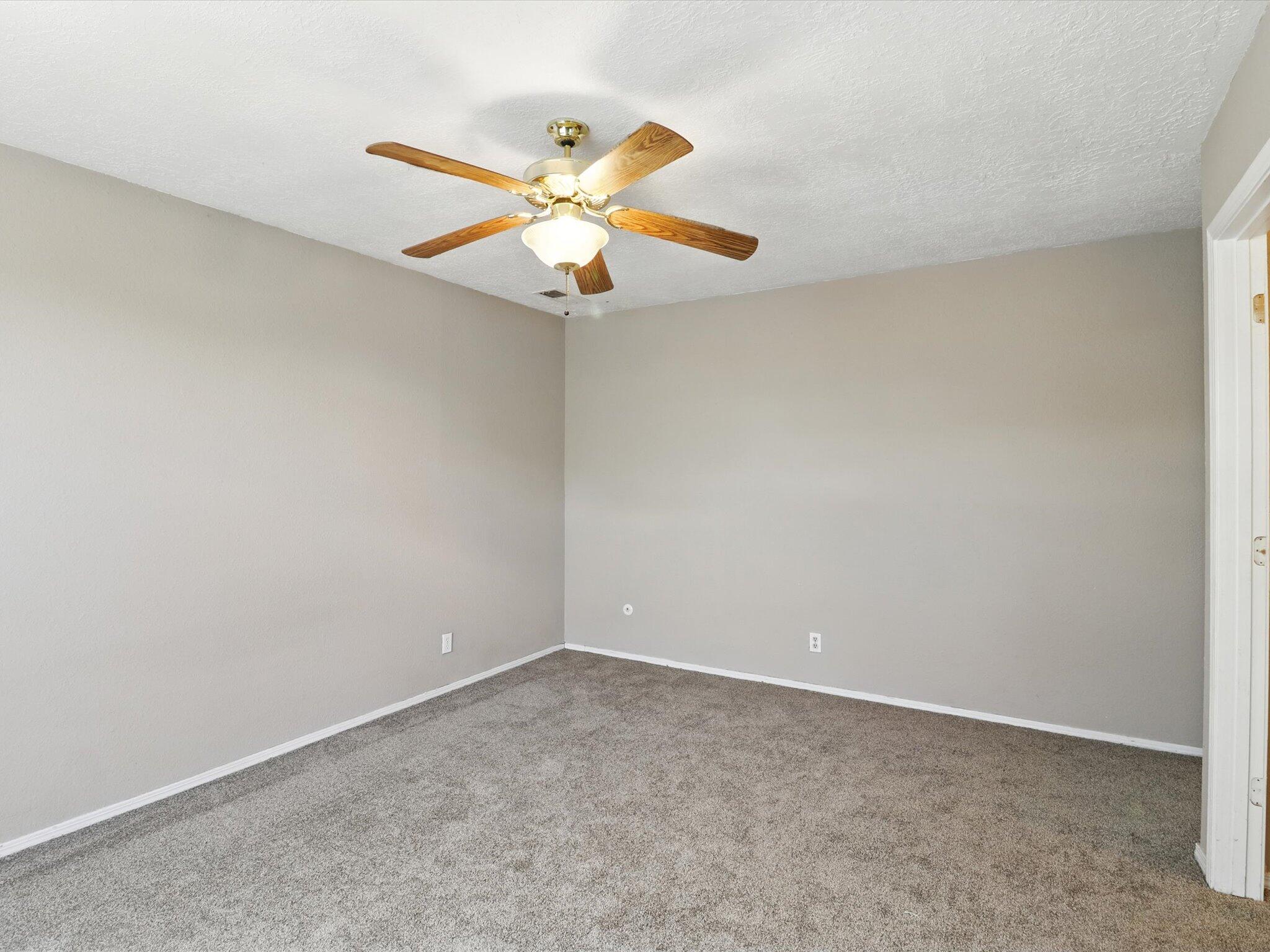 1619 BOREALIS Avenue SE