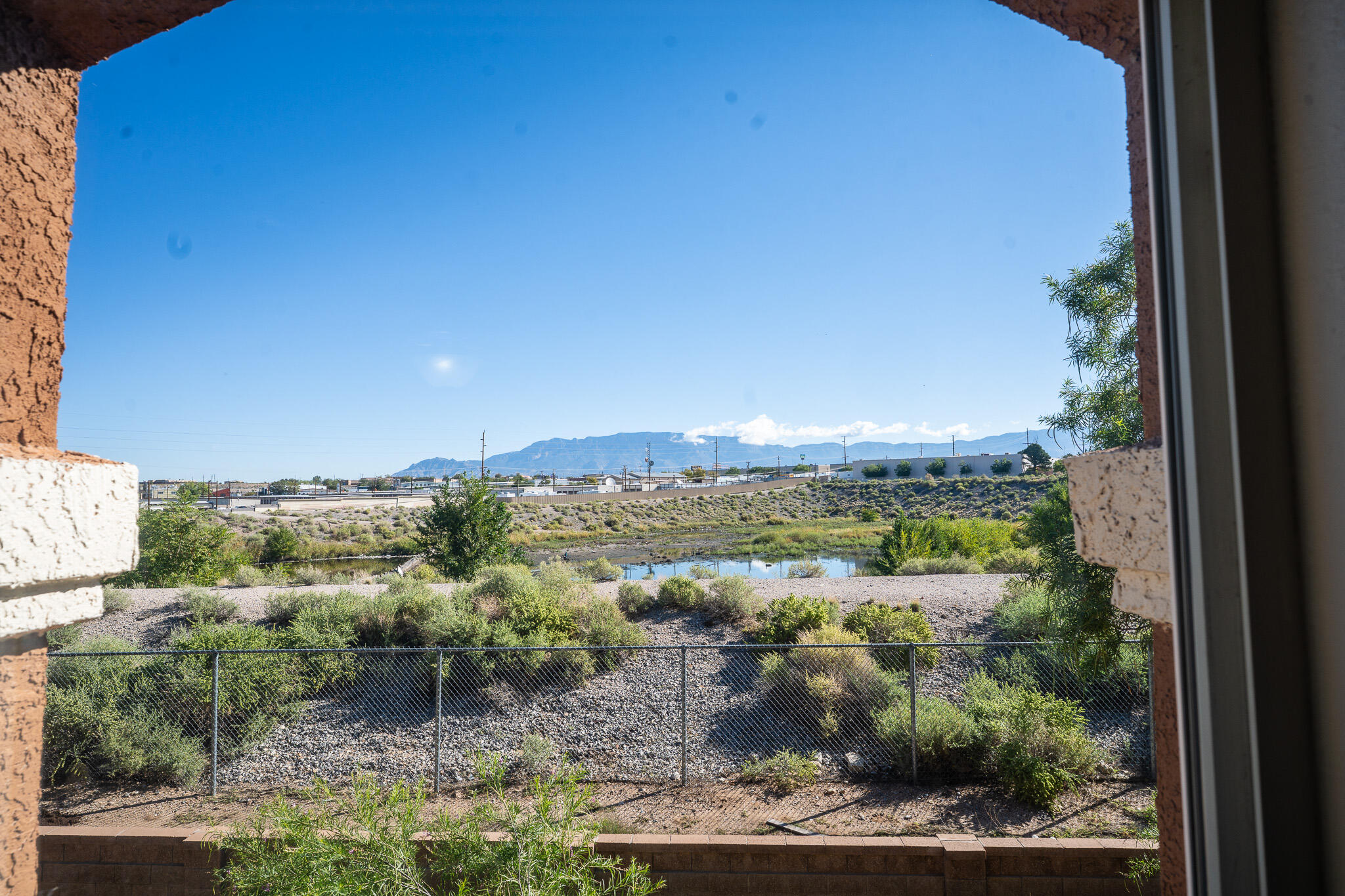 601 MENAUL Boulevard NE 2304