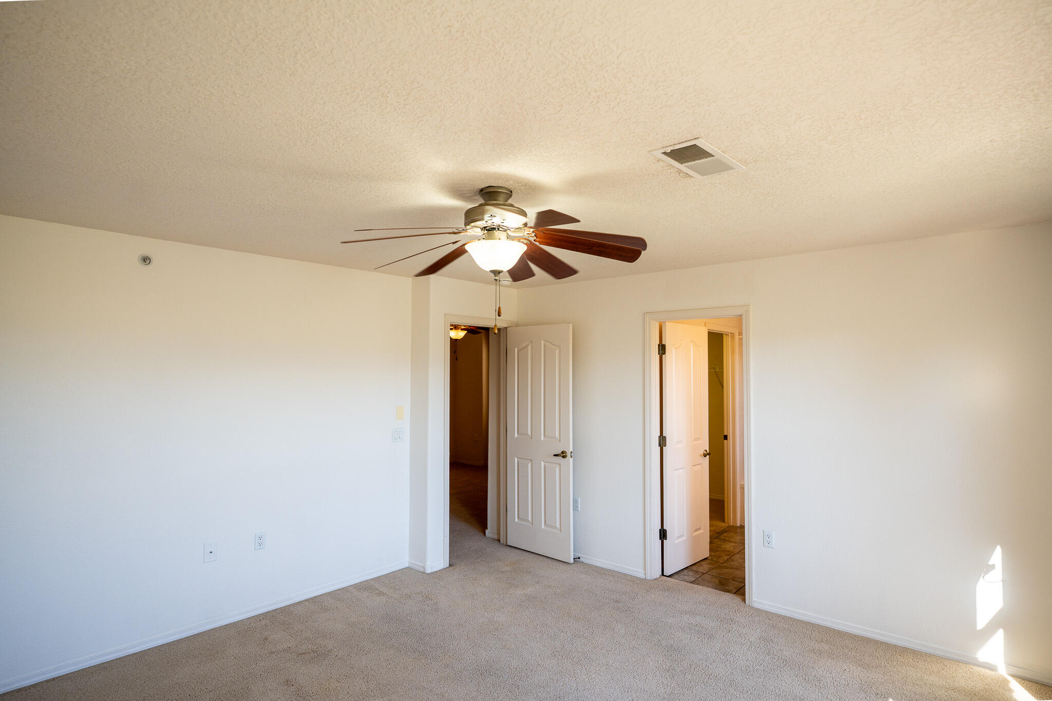 601 MENAUL Boulevard NE 2304