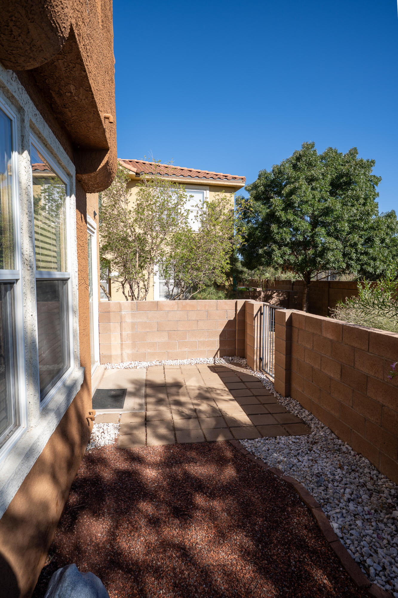 601 MENAUL Boulevard NE 2304