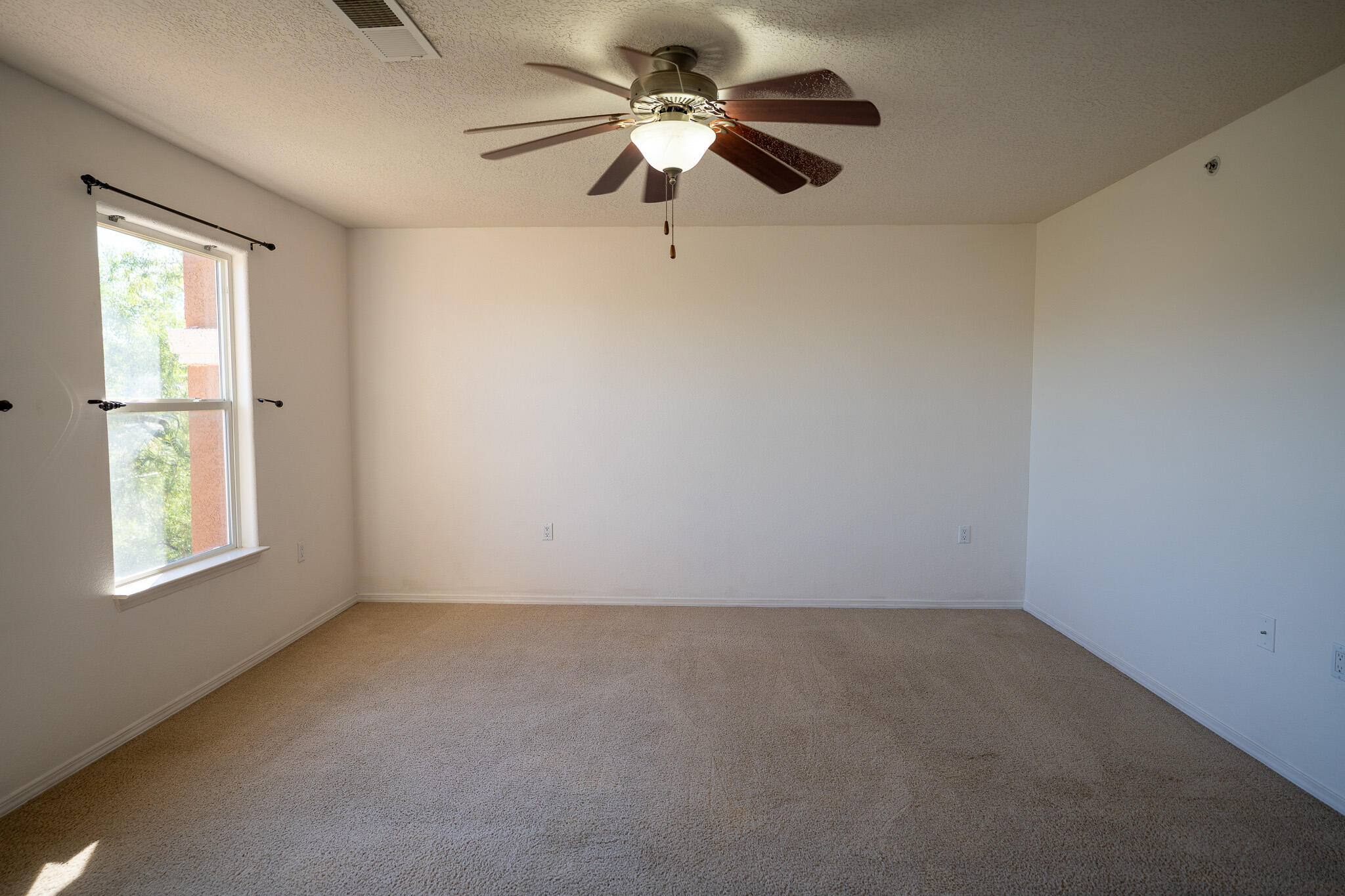 601 MENAUL Boulevard NE 2304