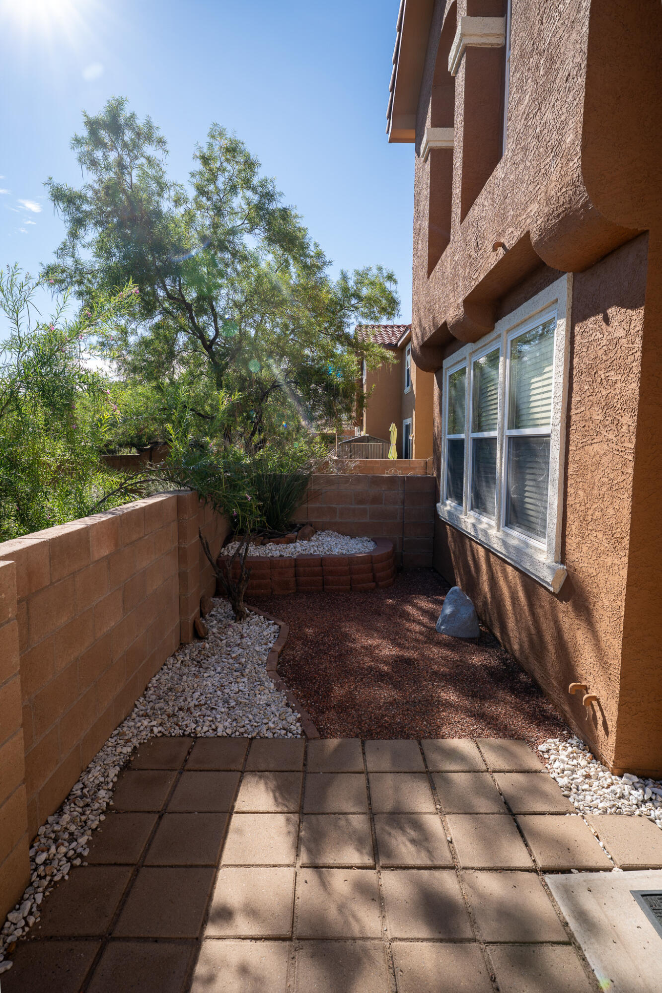 601 MENAUL Boulevard NE 2304